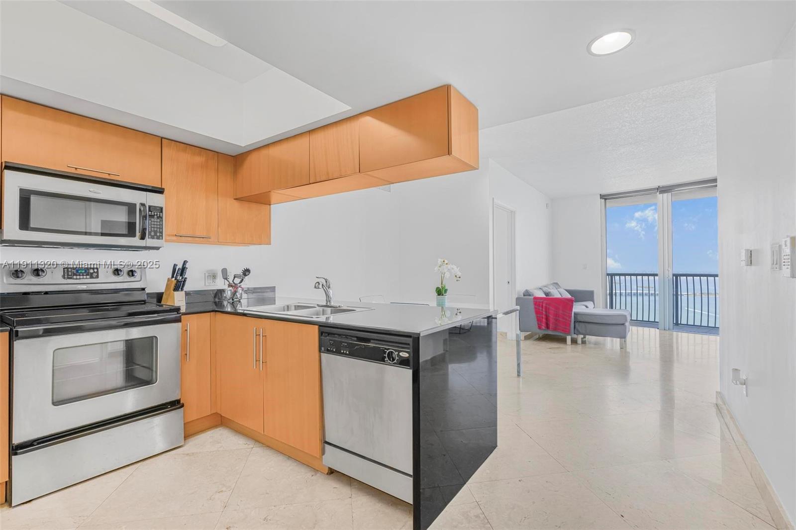 image Opera Tower Condo3