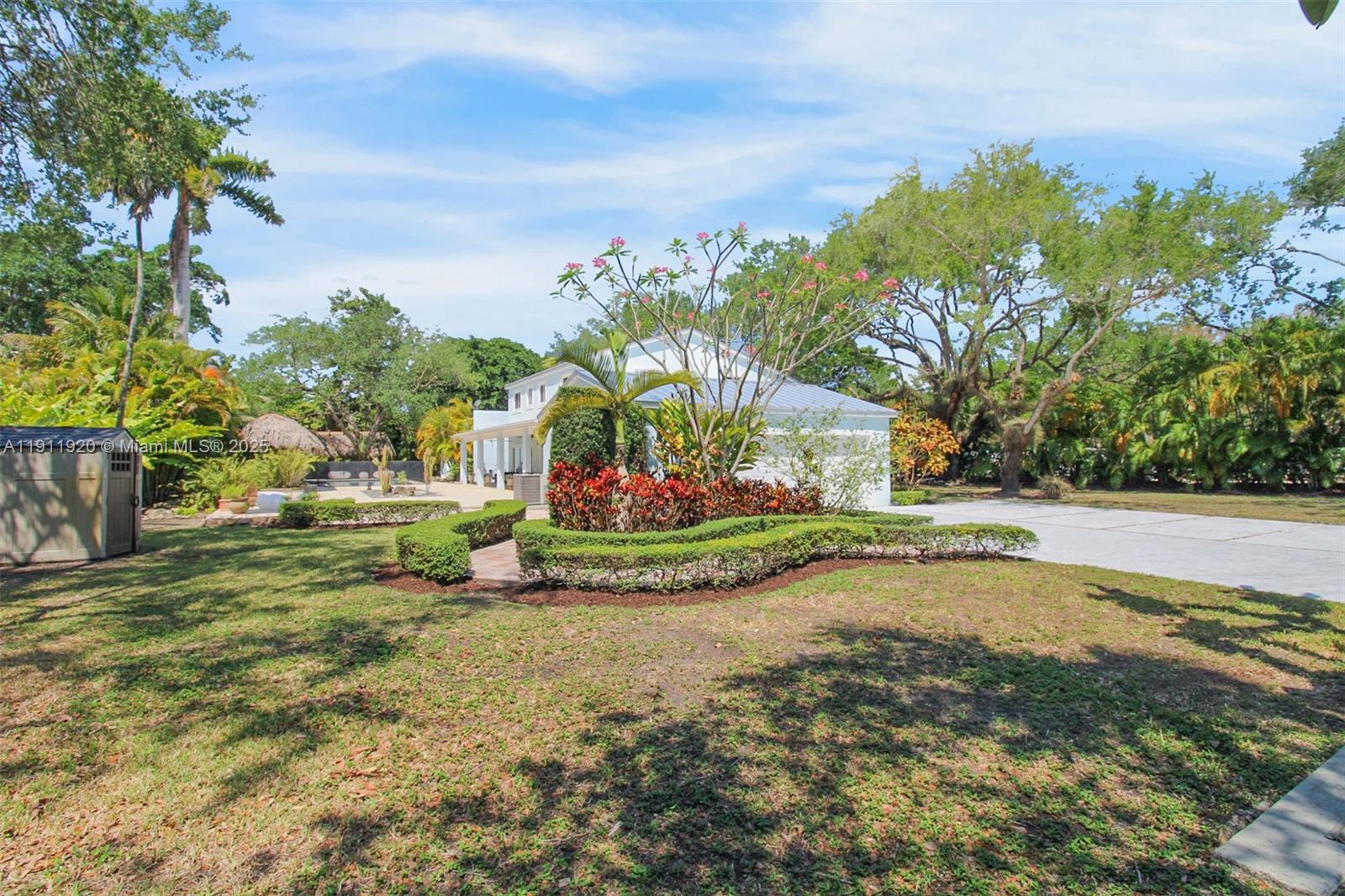 6900 SW 104th St Pinecrest, FL 33156