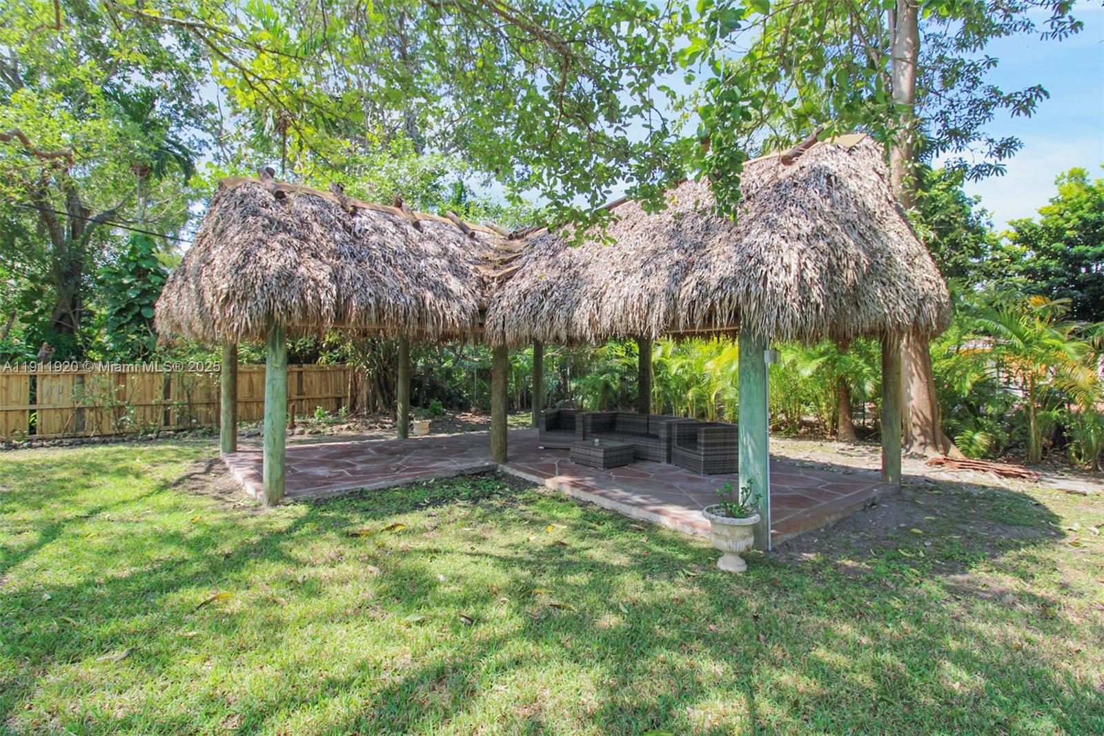 6900 SW 104th St Pinecrest, FL 33156