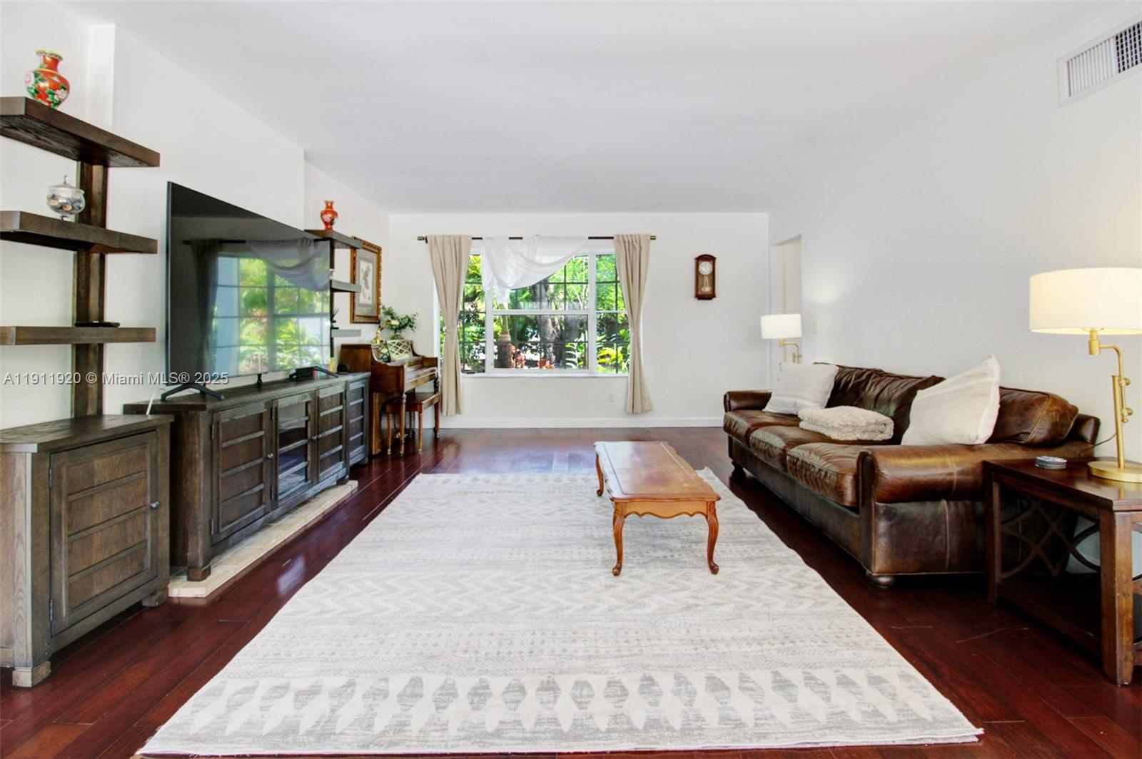 6900 SW 104th St Pinecrest, FL 33156