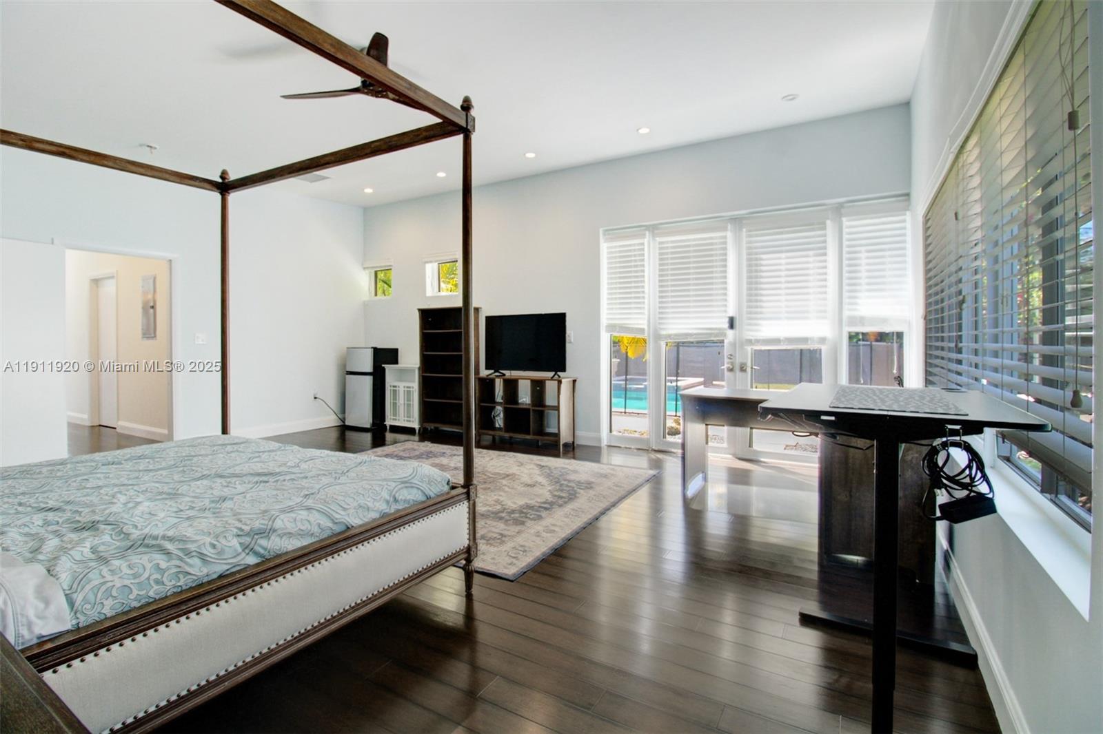 6900 SW 104th St Pinecrest, FL 33156