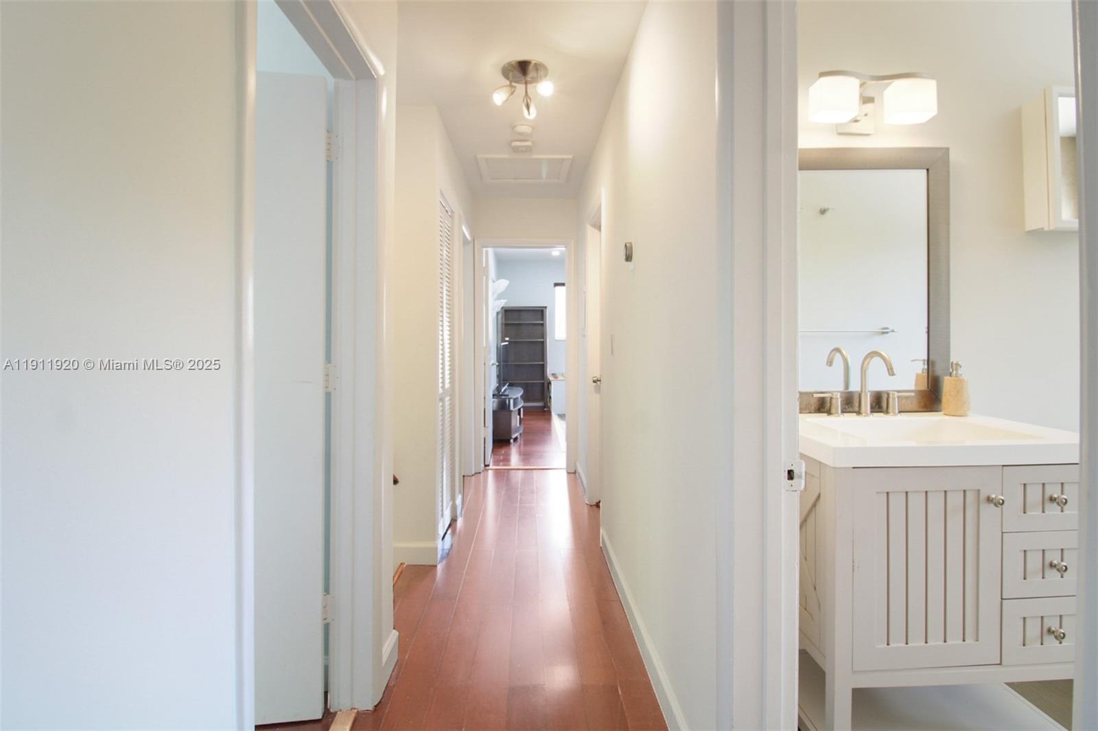 6900 SW 104th St Pinecrest, FL 33156