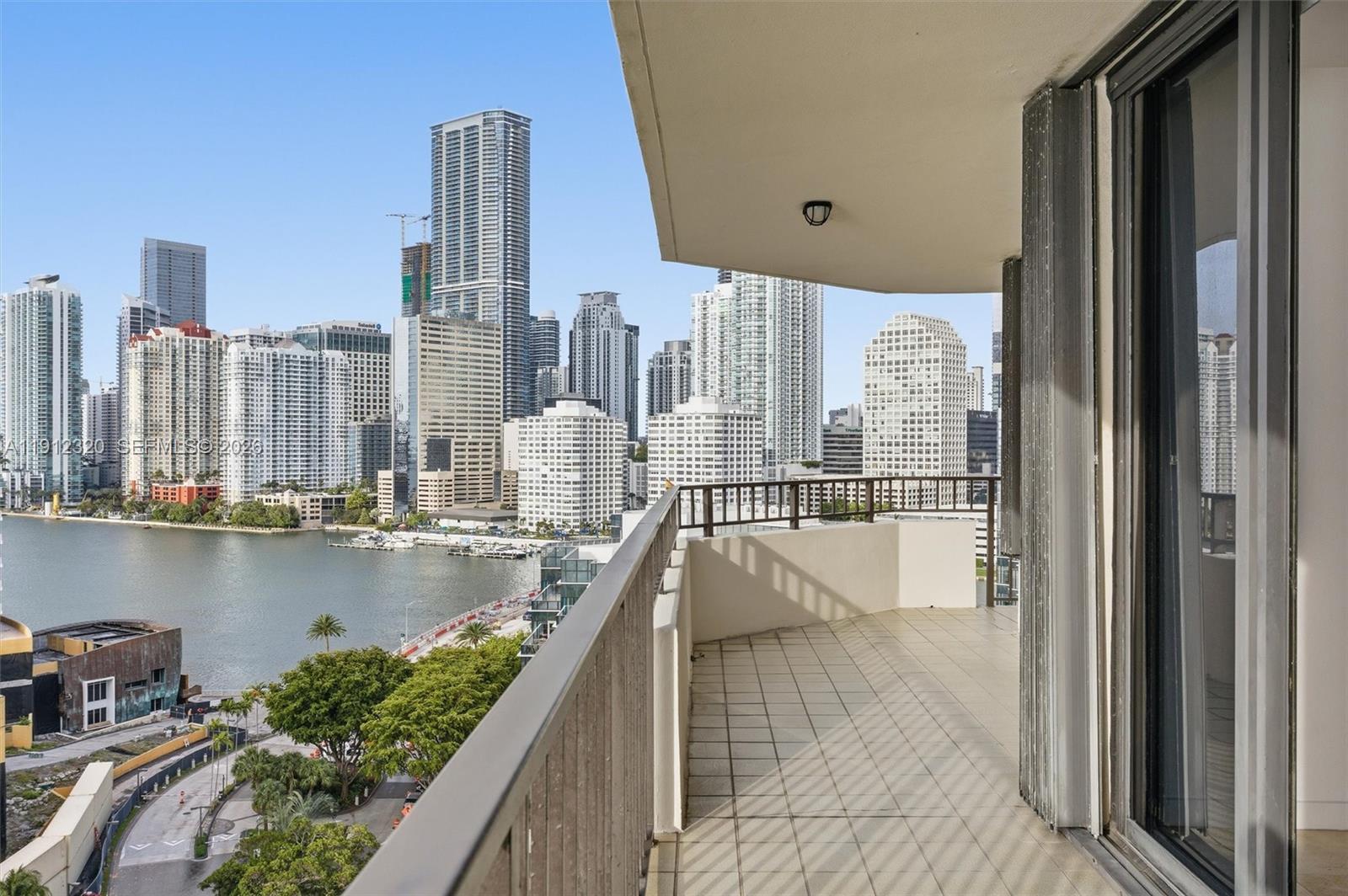 image Brickell Key One53