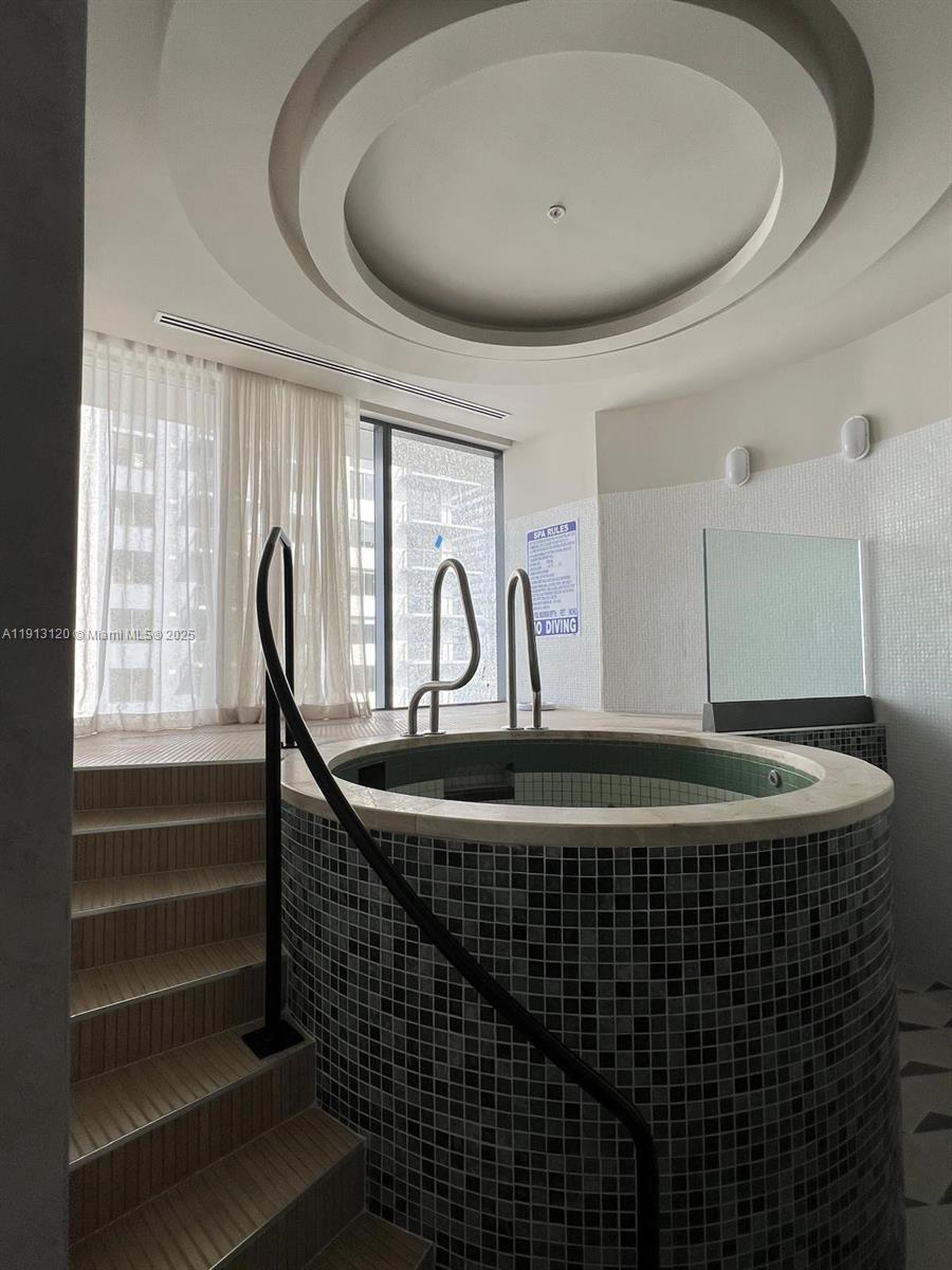 11 NE 6th St #1906 Miami, FL 33132