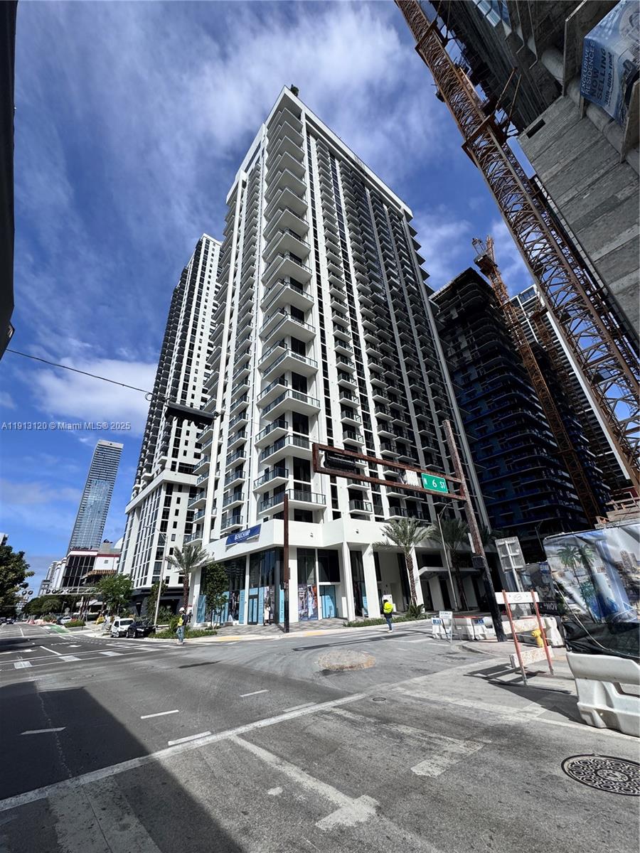 11 NE 6th St #1906 Miami, FL 33132