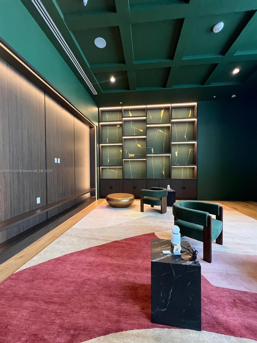 11 NE 6th St #1906 Miami, FL 33132