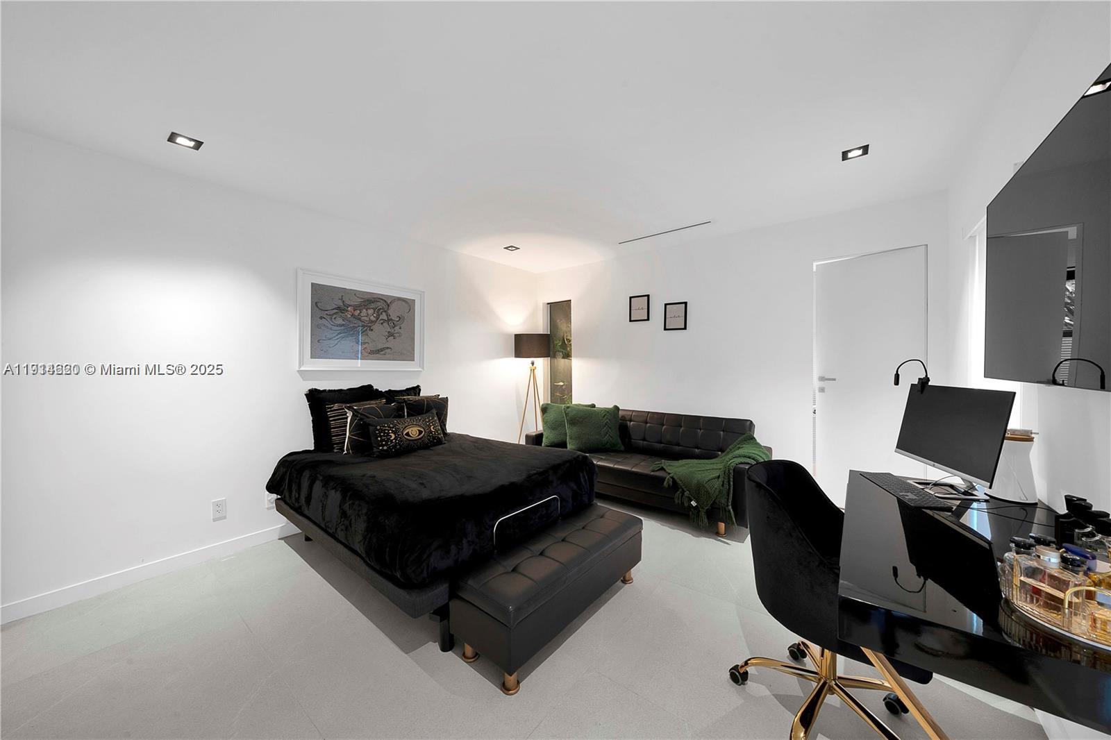 3760 S Douglas Rd Miami, FL 33133