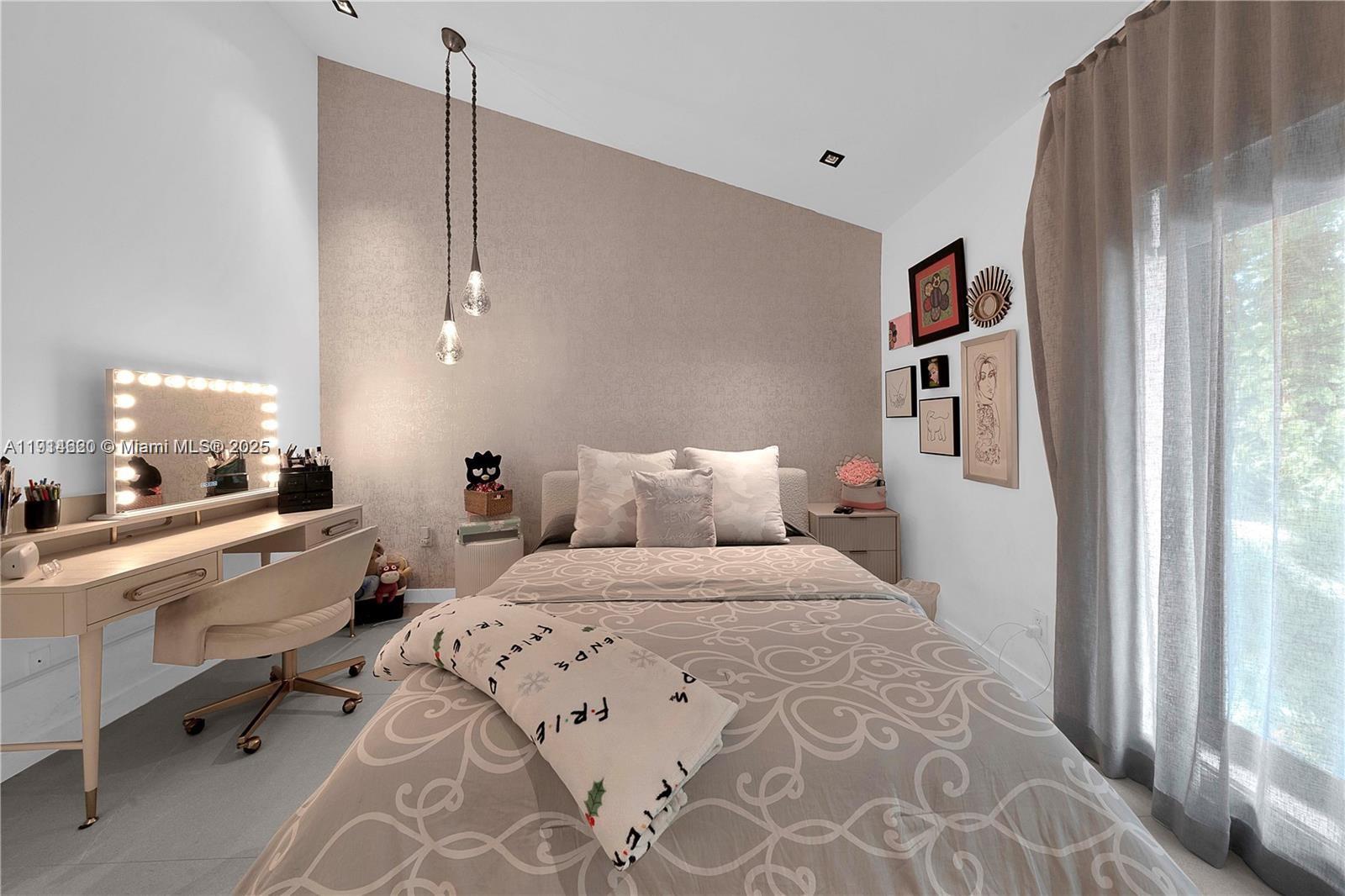 3760 S Douglas Rd Miami, FL 33133