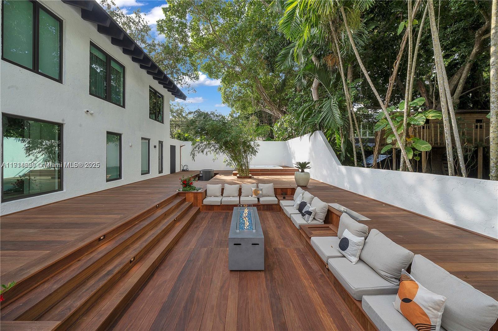 3760 S Douglas Rd Miami, FL 33133