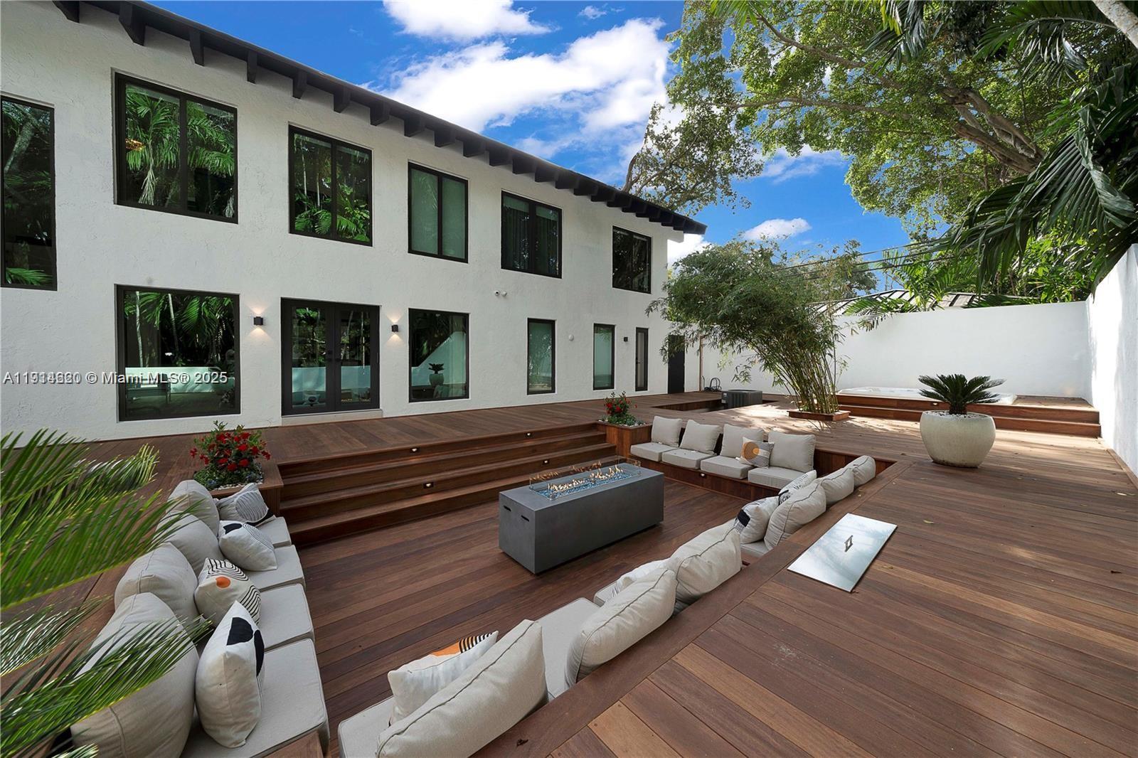 3760 S Douglas Rd Miami, FL 33133