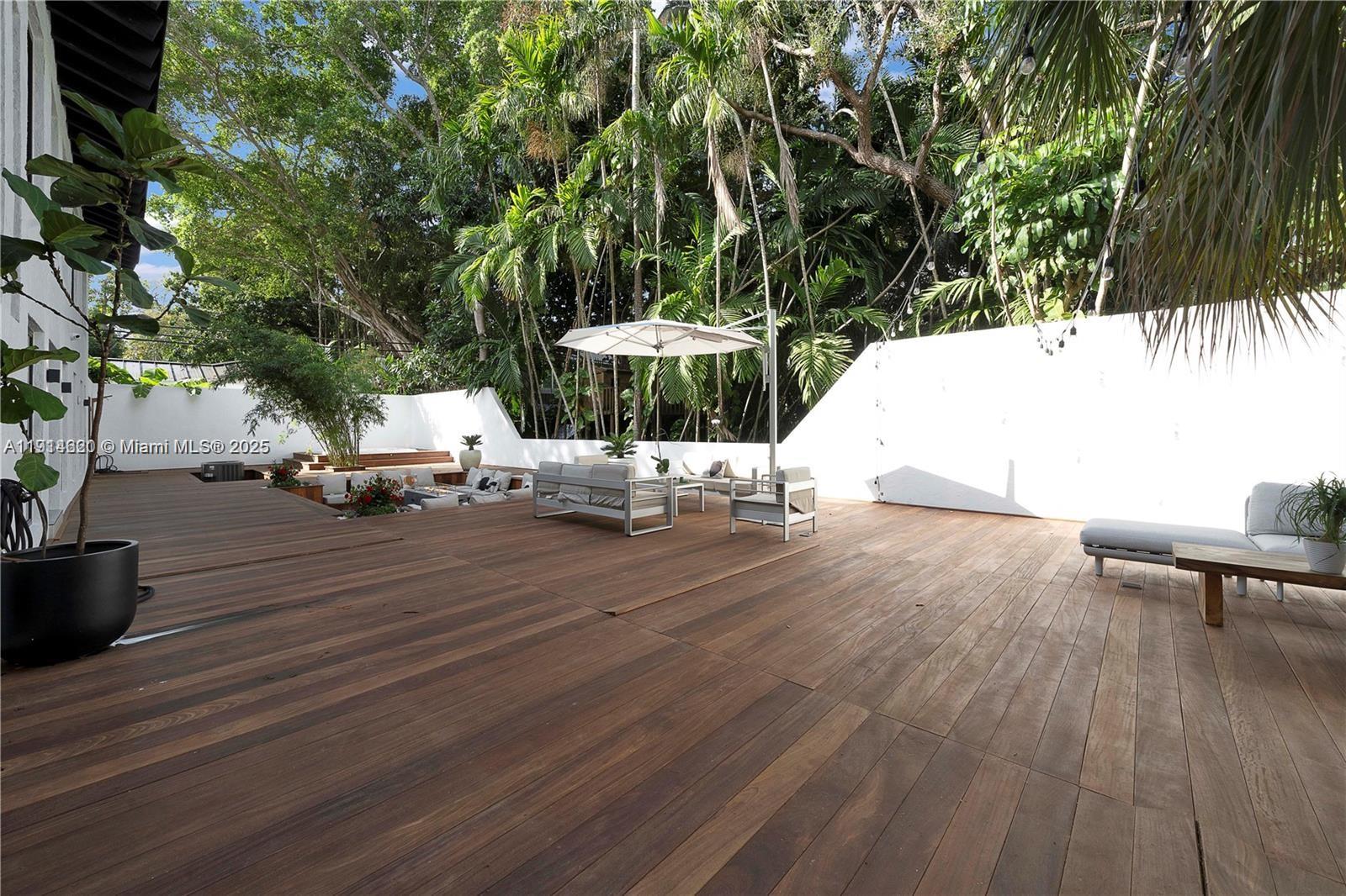 3760 S Douglas Rd Miami, FL 33133