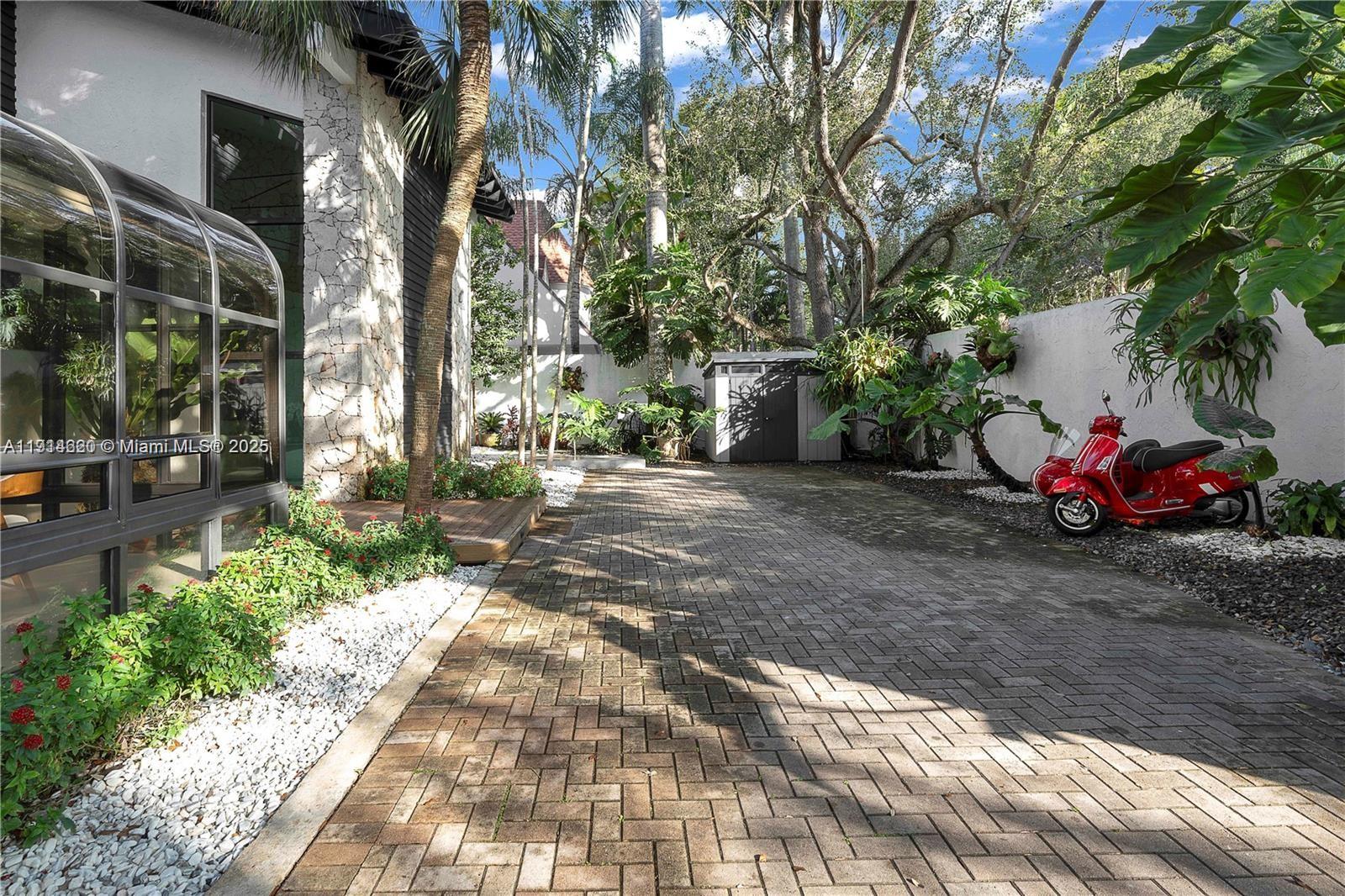 3760 S Douglas Rd Miami, FL 33133