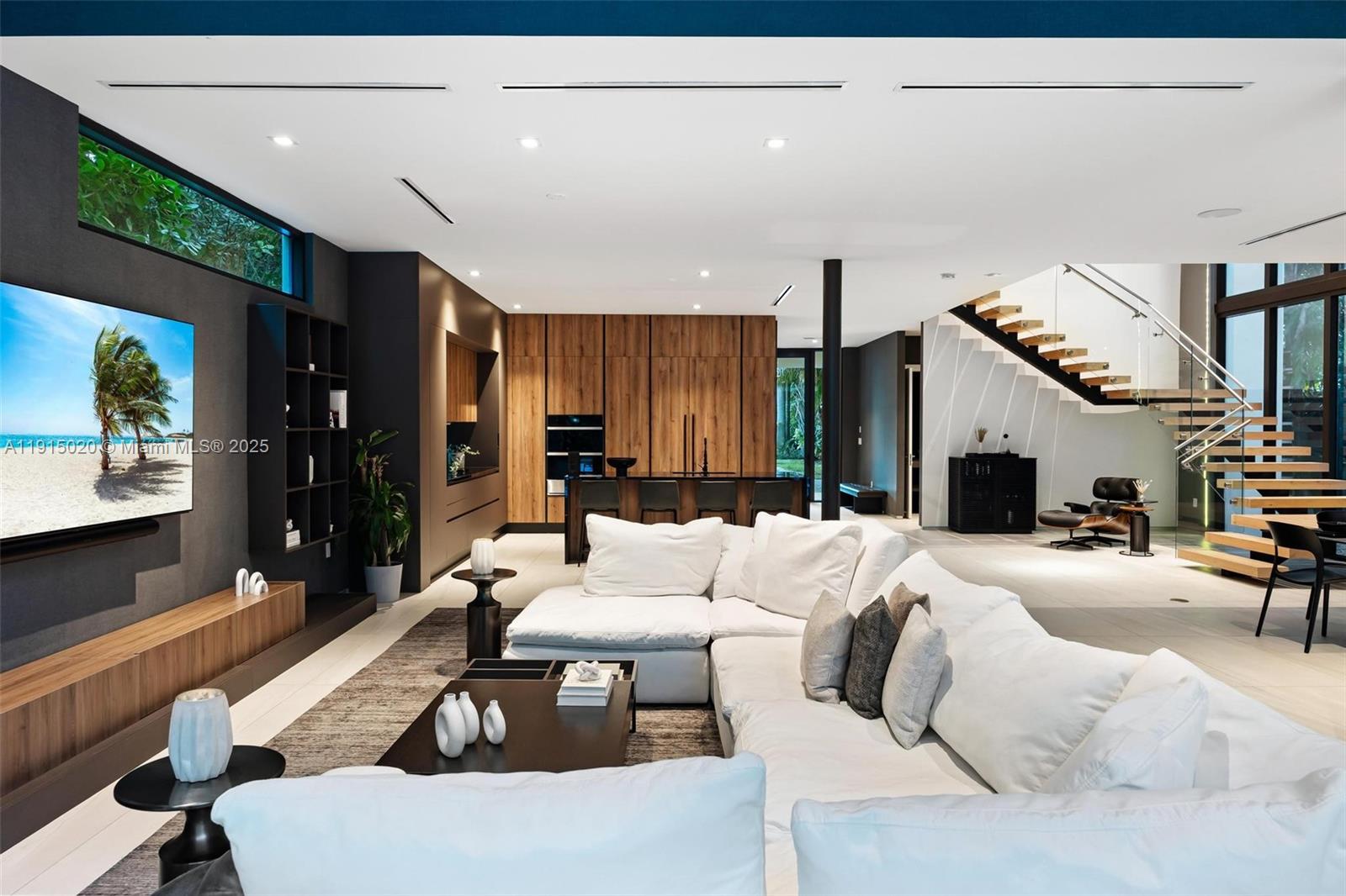 77 SW 18th Ter #N/A Miami, FL 33129