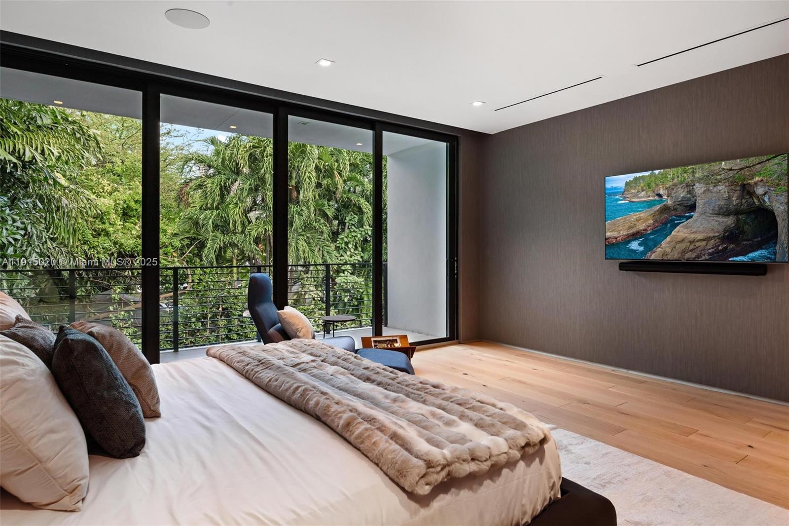 77 SW 18th Ter #N/A Miami, FL 33129