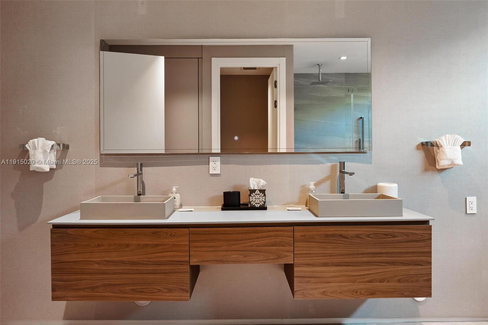 77 SW 18th Ter #N/A Miami, FL 33129