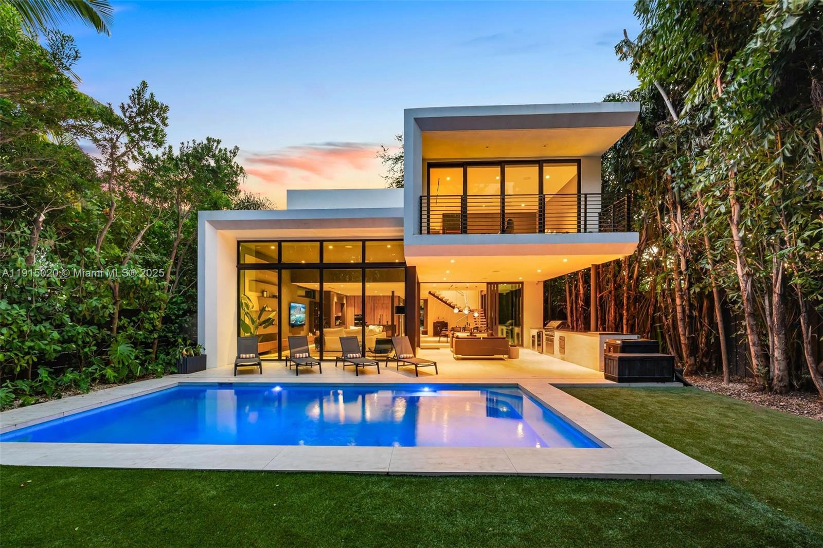 77 SW 18th Ter #N/A Miami, FL 33129