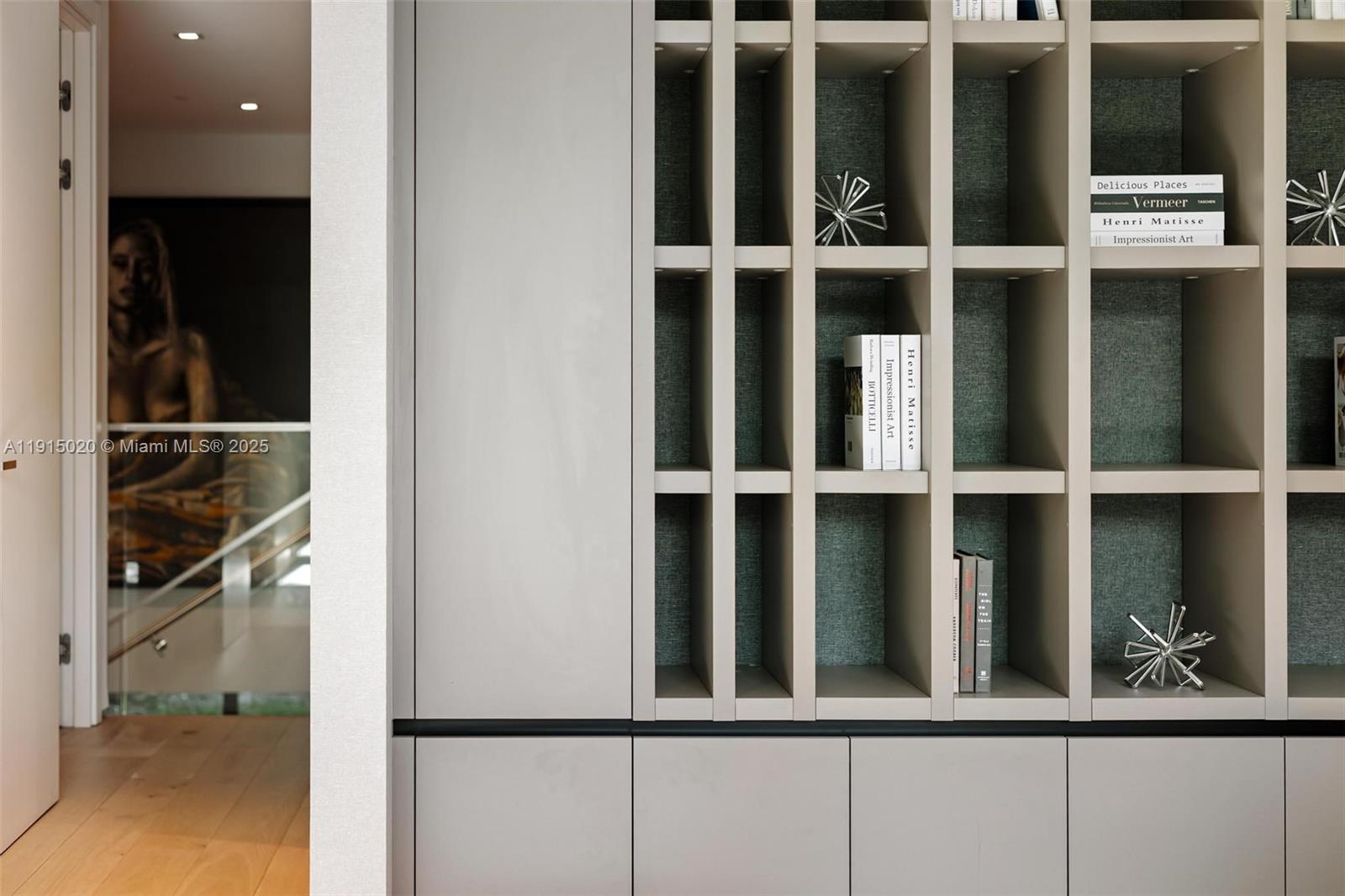 77 SW 18th Ter #N/A Miami, FL 33129