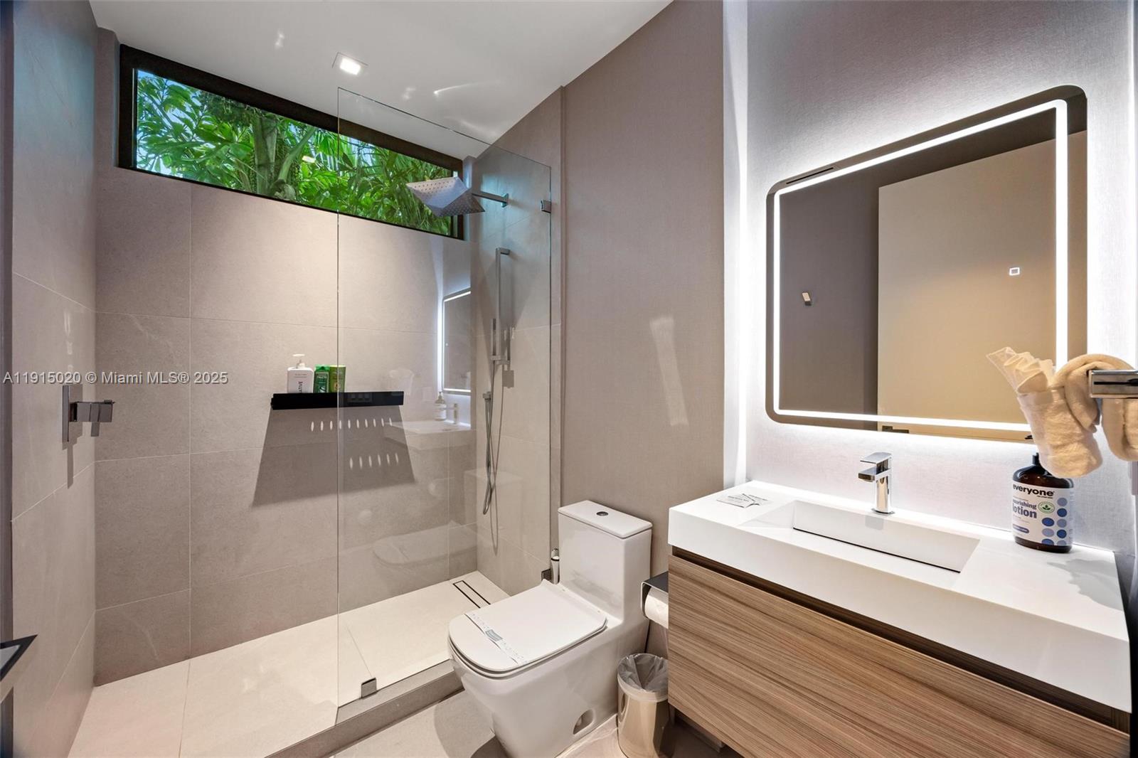 77 SW 18th Ter #N/A Miami, FL 33129