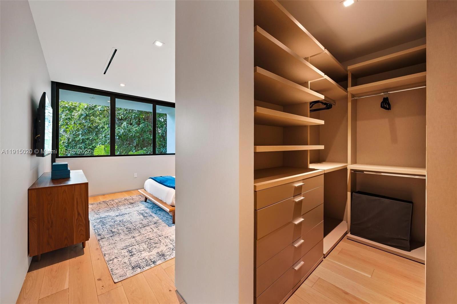 77 SW 18th Ter #N/A Miami, FL 33129