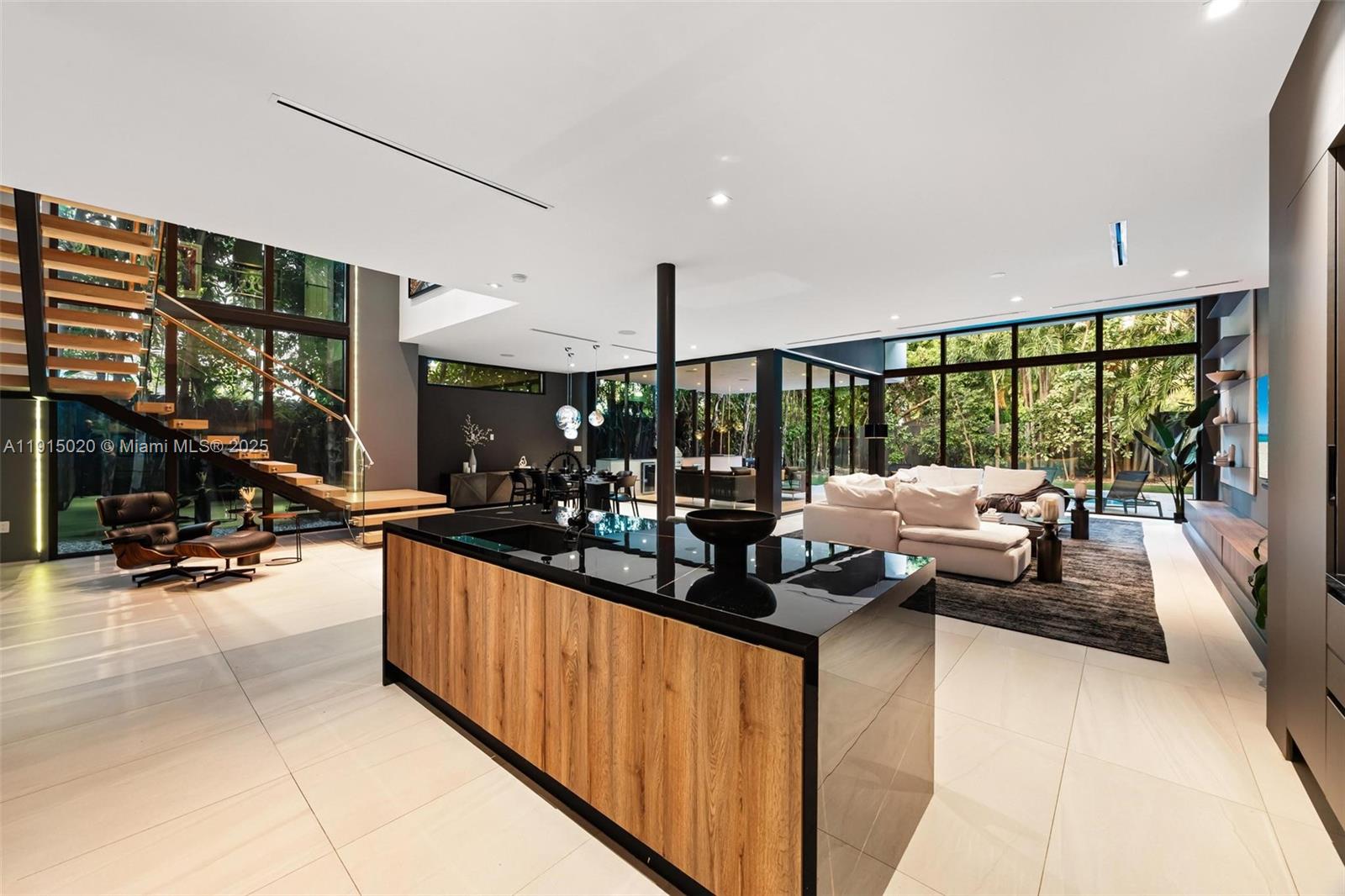 77 SW 18th Ter #N/A Miami, FL 33129