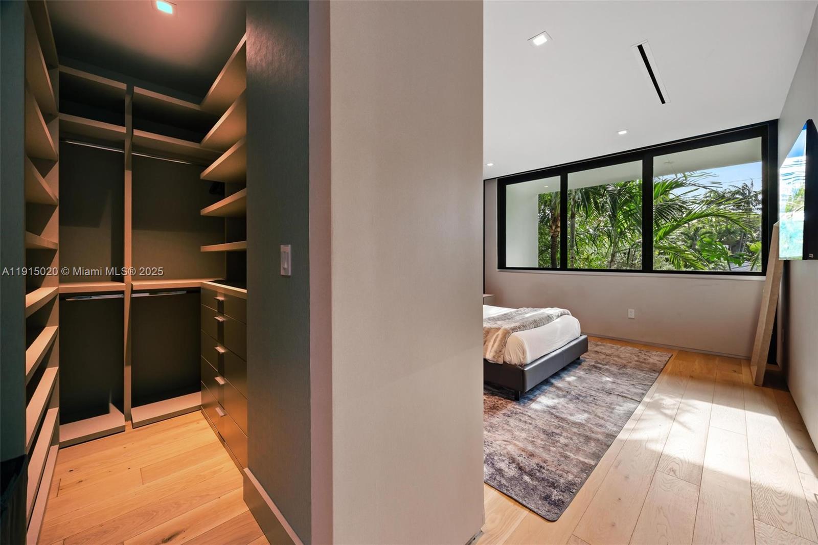 77 SW 18th Ter #N/A Miami, FL 33129