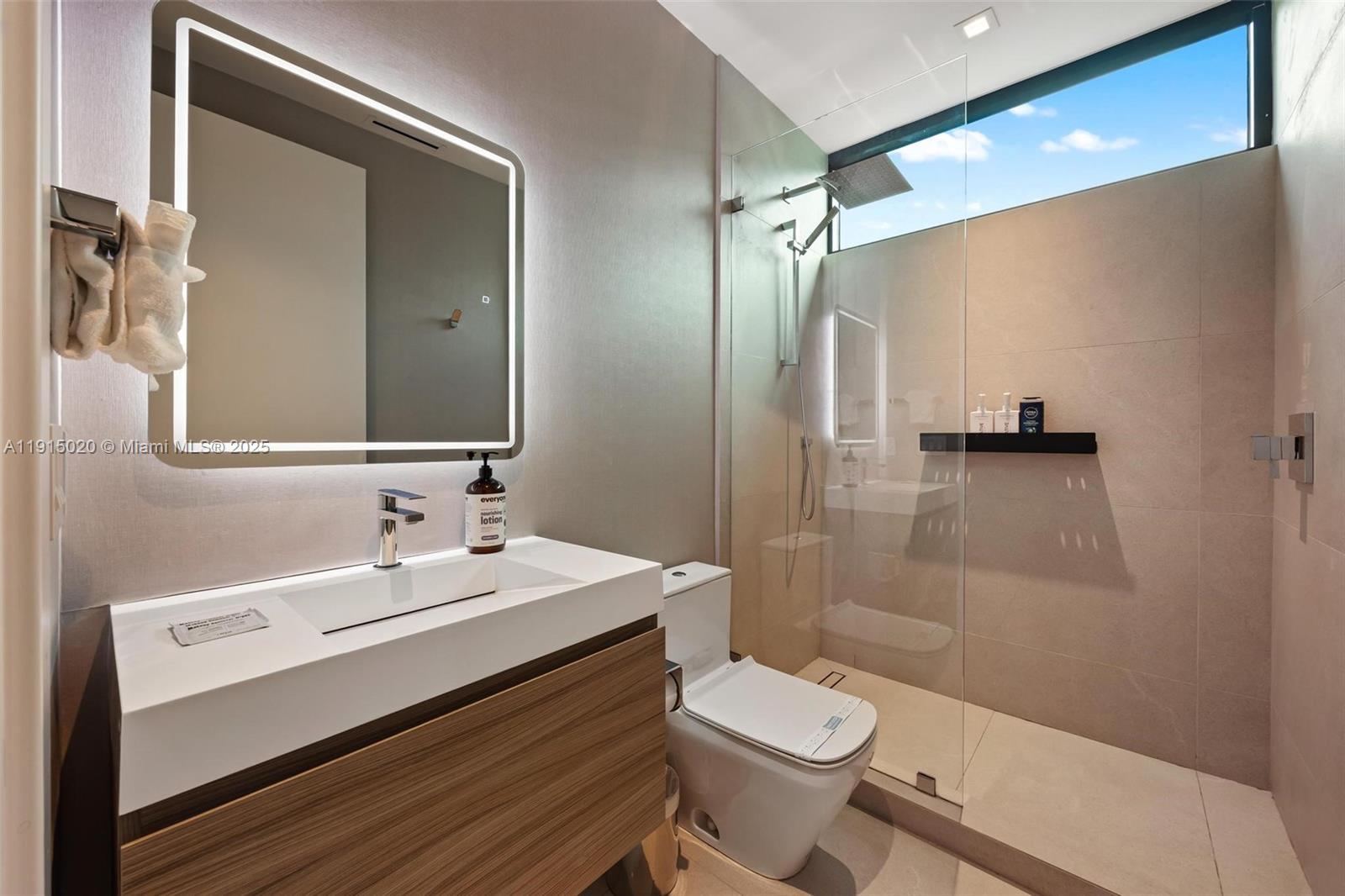 77 SW 18th Ter #N/A Miami, FL 33129