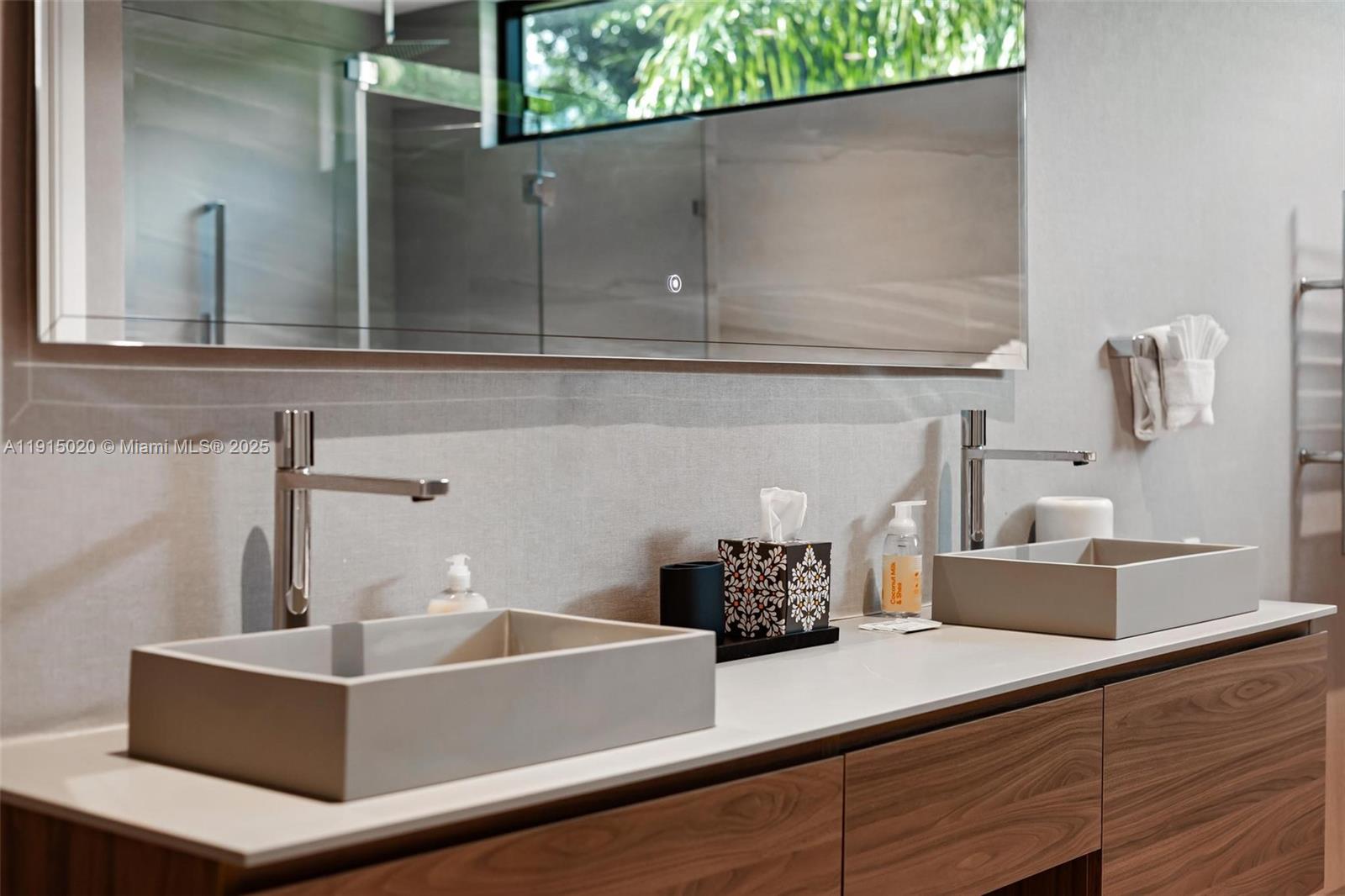 77 SW 18th Ter #N/A Miami, FL 33129