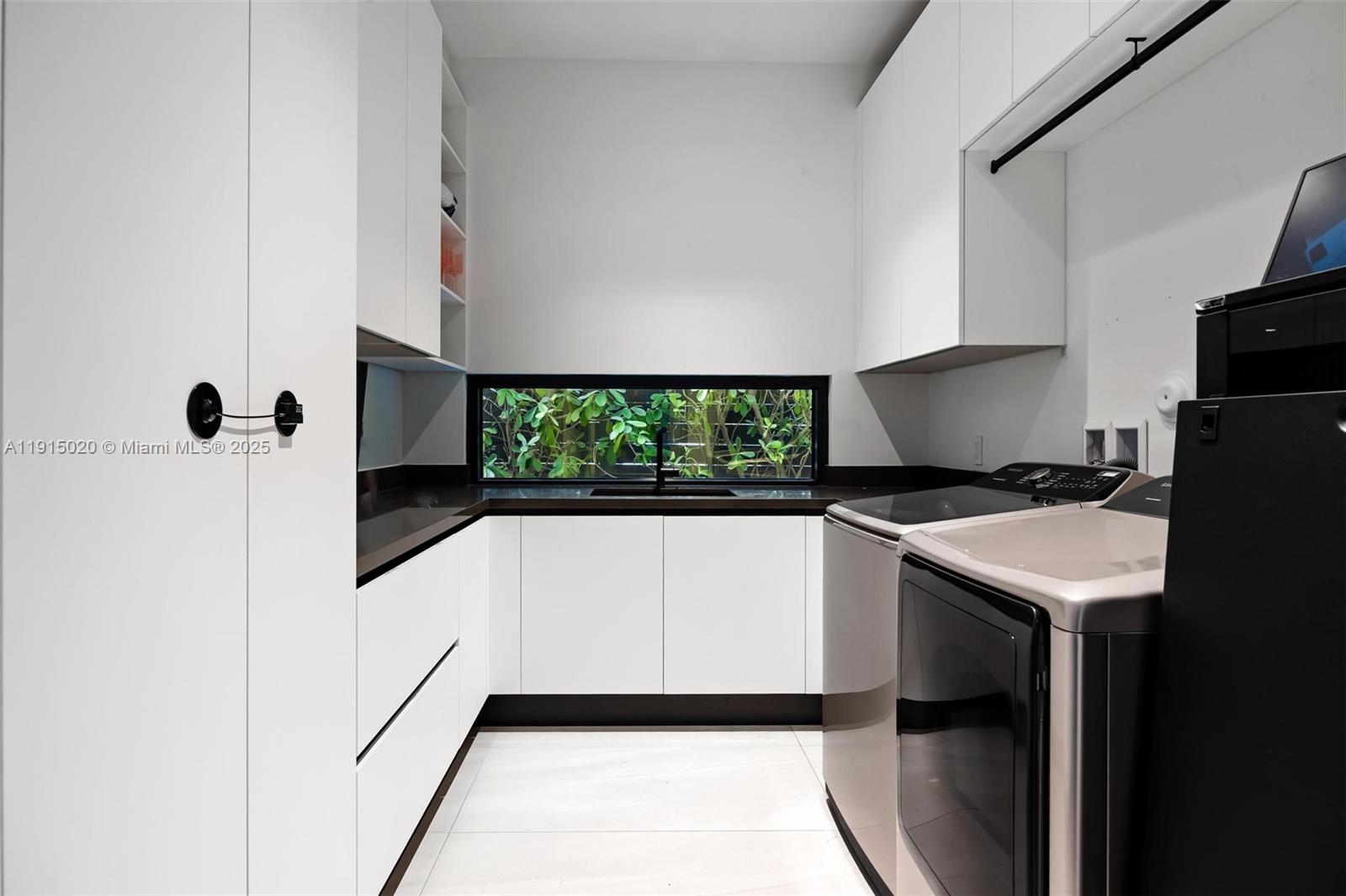 77 SW 18th Ter #N/A Miami, FL 33129