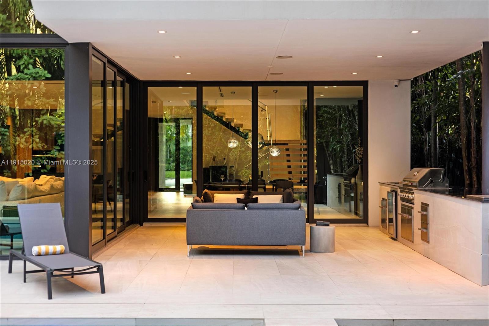 77 SW 18th Ter #N/A Miami, FL 33129