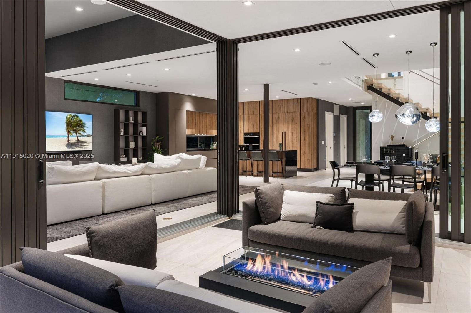 77 SW 18th Ter #N/A Miami, FL 33129