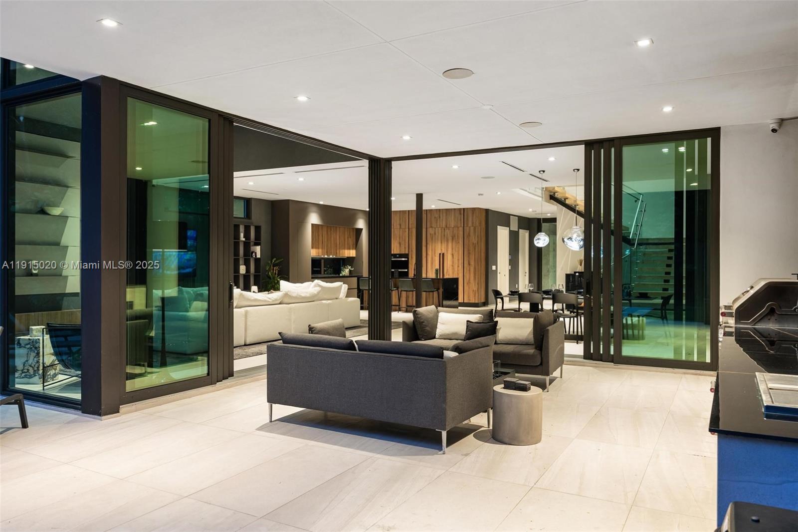 77 SW 18th Ter #N/A Miami, FL 33129