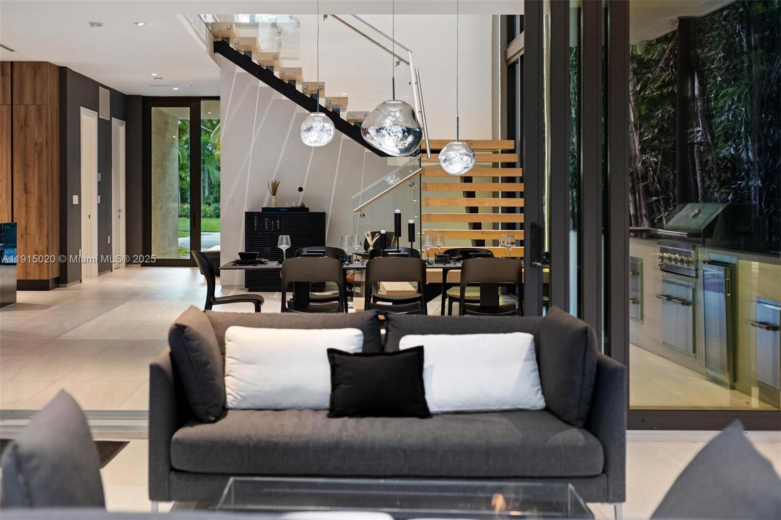 77 SW 18th Ter #N/A Miami, FL 33129