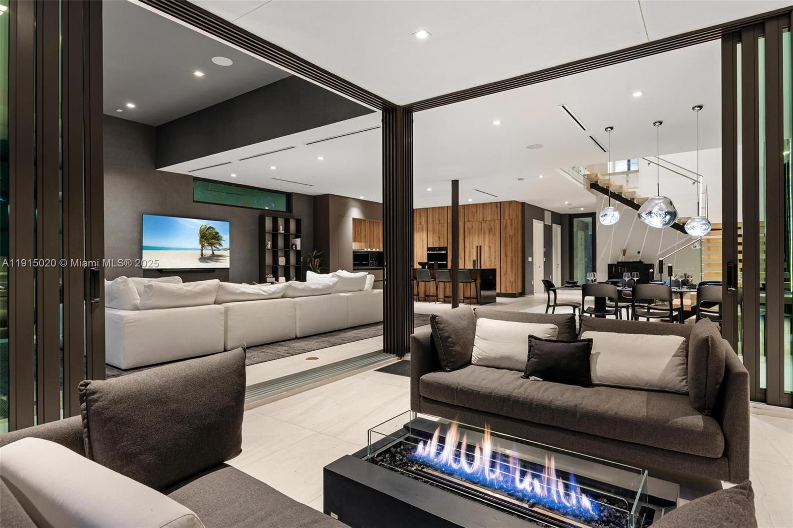 77 SW 18th Ter #N/A Miami, FL 33129