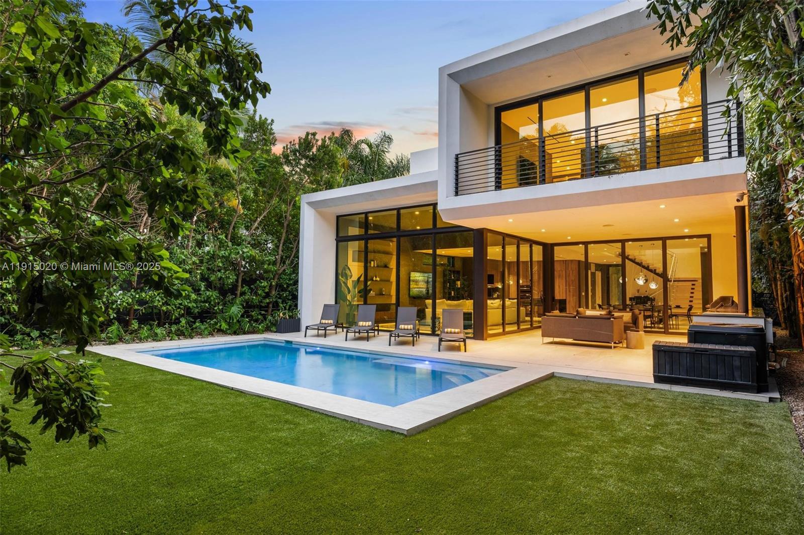 77 SW 18th Ter #N/A Miami, FL 33129