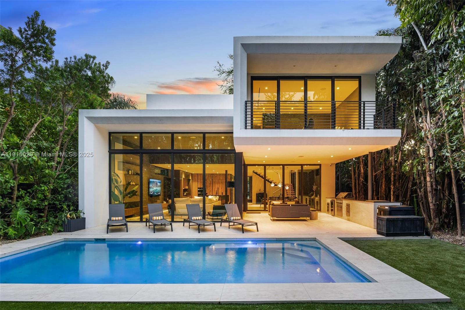 77 SW 18th Ter #N/A Miami, FL 33129