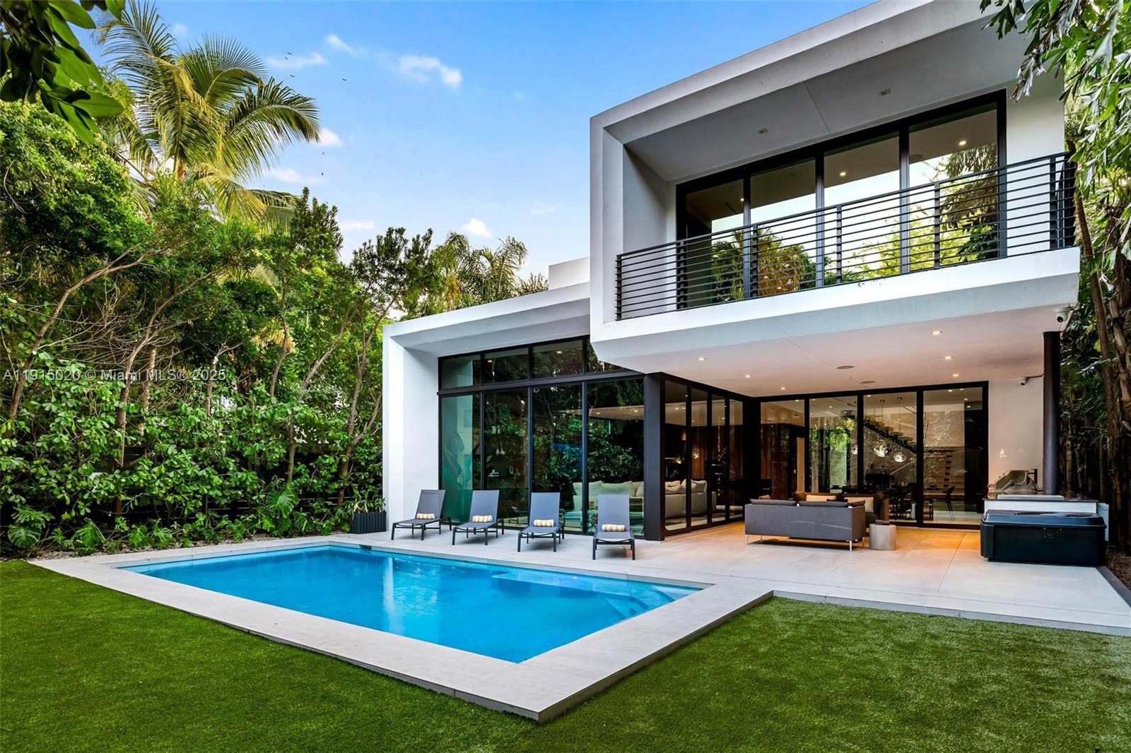 77 SW 18th Ter #N/A Miami, FL 33129