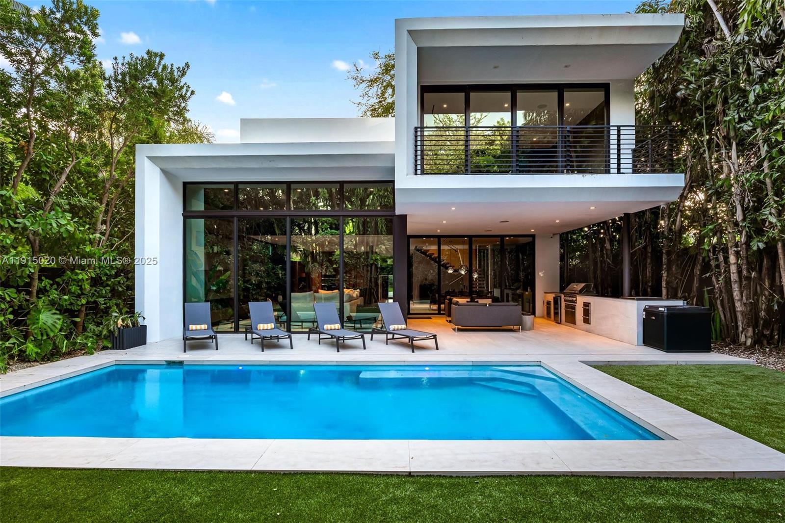 77 SW 18th Ter #N/A Miami, FL 33129