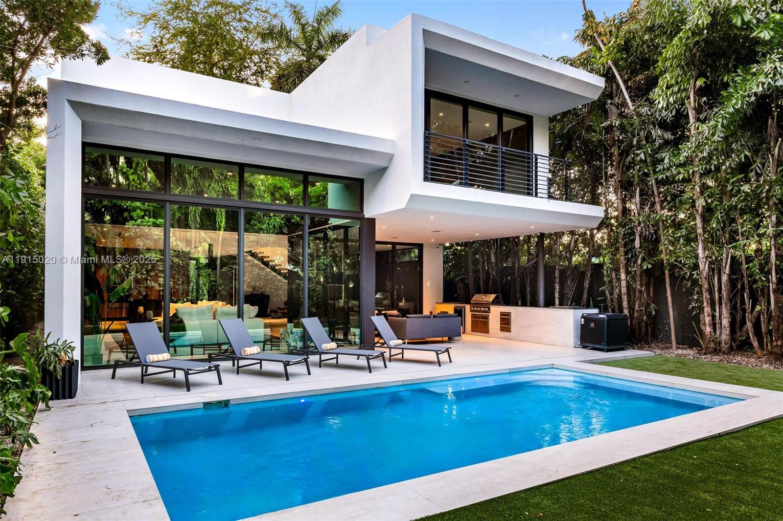 77 SW 18th Ter #N/A Miami, FL 33129