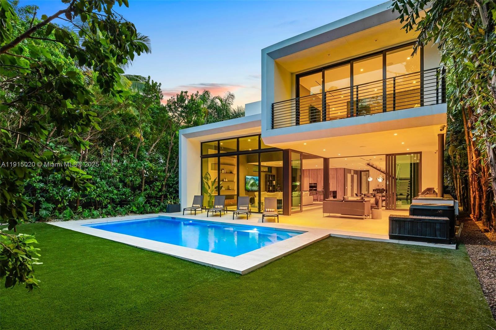 77 SW 18th Ter #N/A Miami, FL 33129