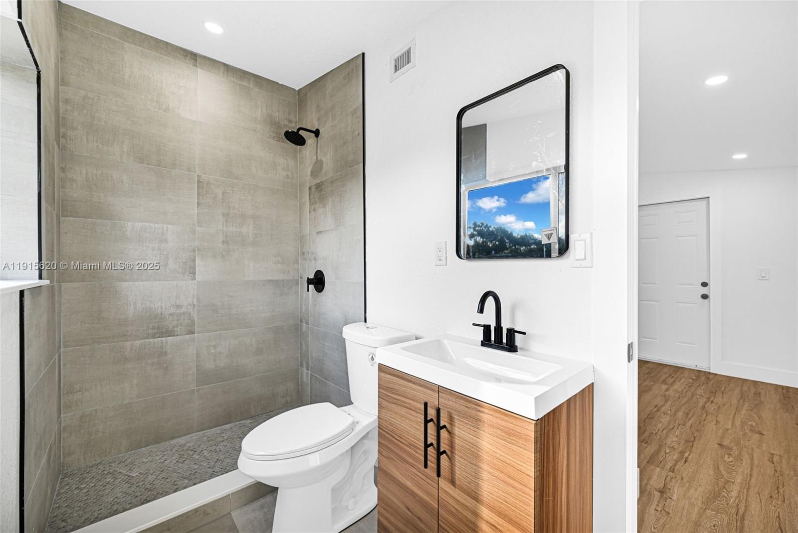 2931 NW 190th St Miami Gardens, FL 33056