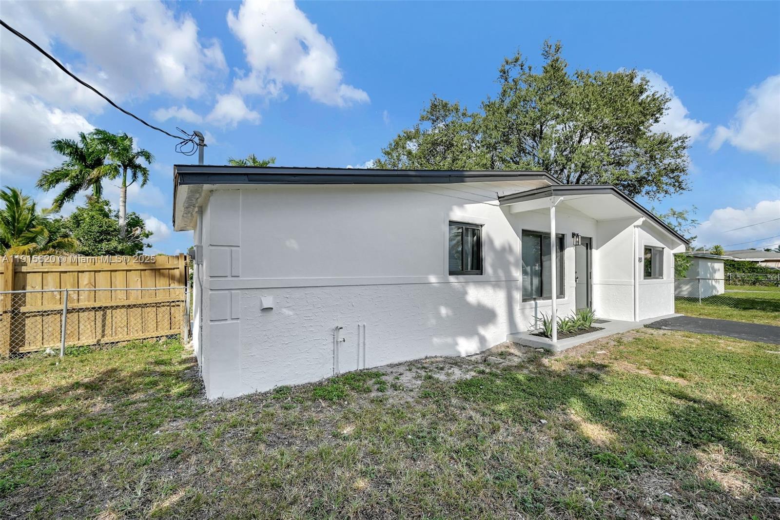 2931 NW 190th St Miami Gardens, FL 33056