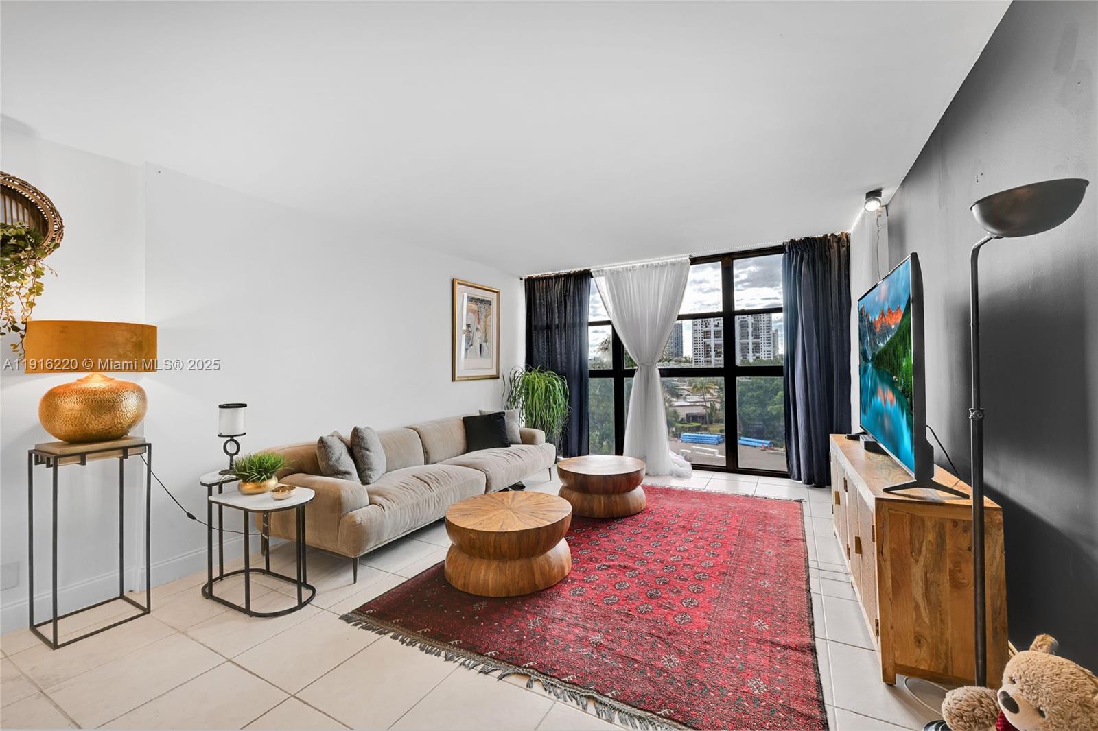 400 Leslie Dr #605 Hallandale Beach, FL 33009