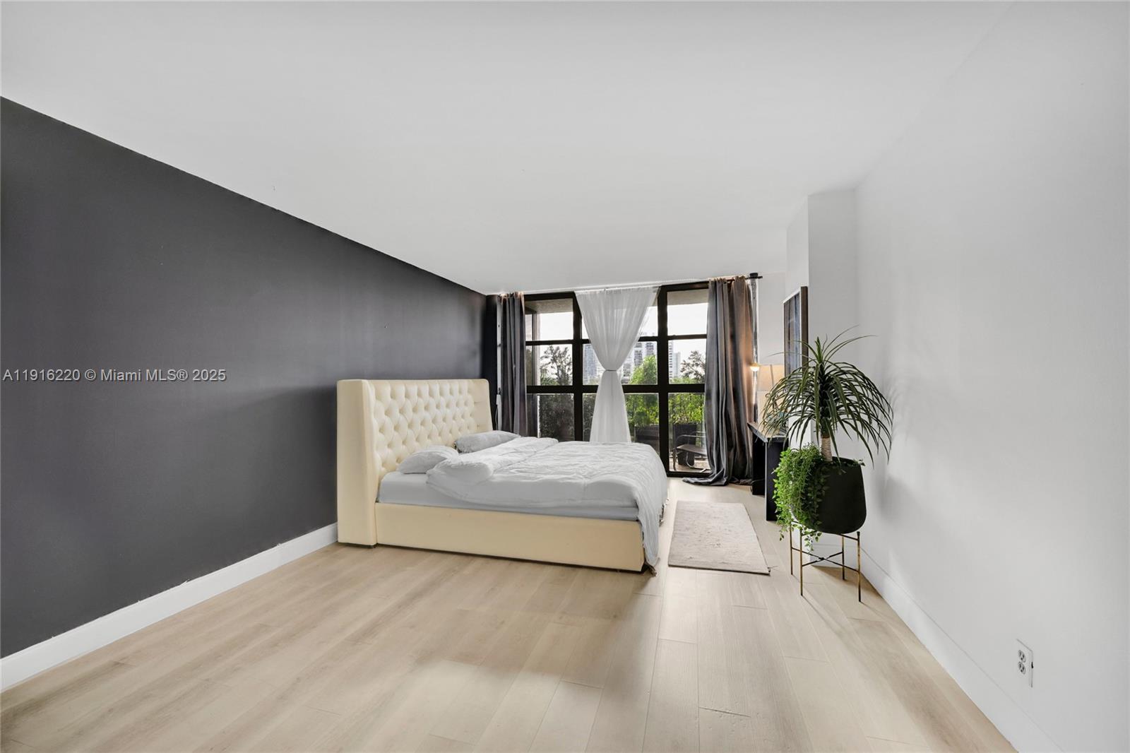 400 Leslie Dr #605 Hallandale Beach, FL 33009