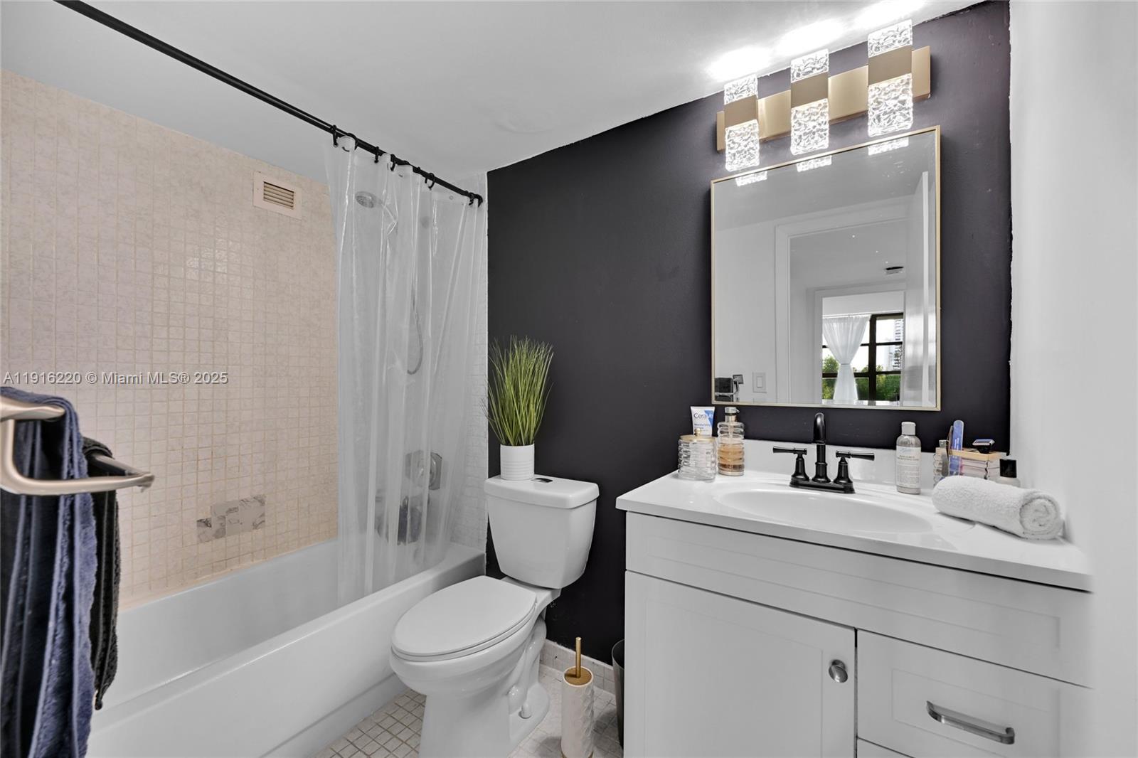 400 Leslie Dr #605 Hallandale Beach, FL 33009