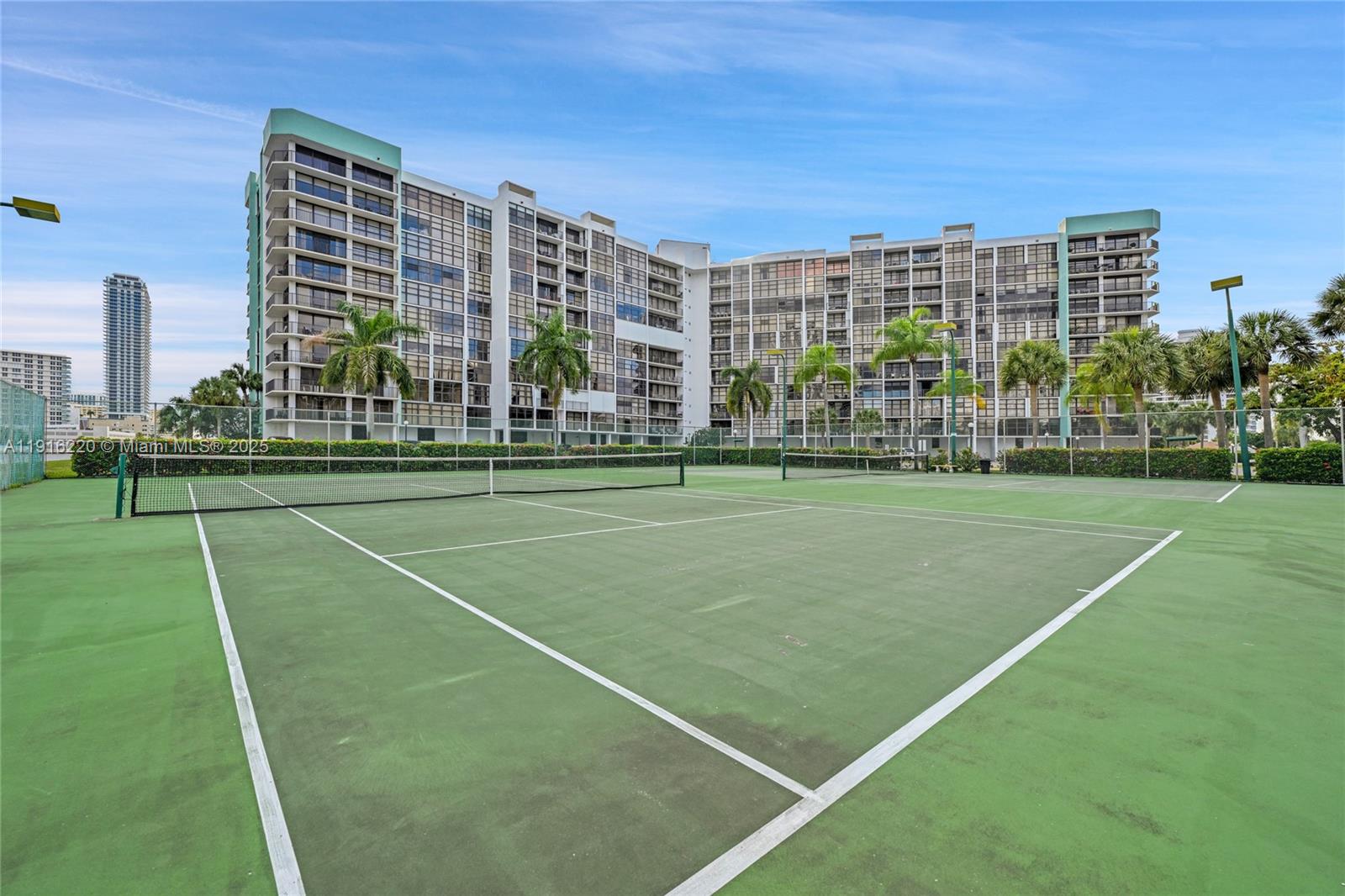 400 Leslie Dr #605 Hallandale Beach, FL 33009