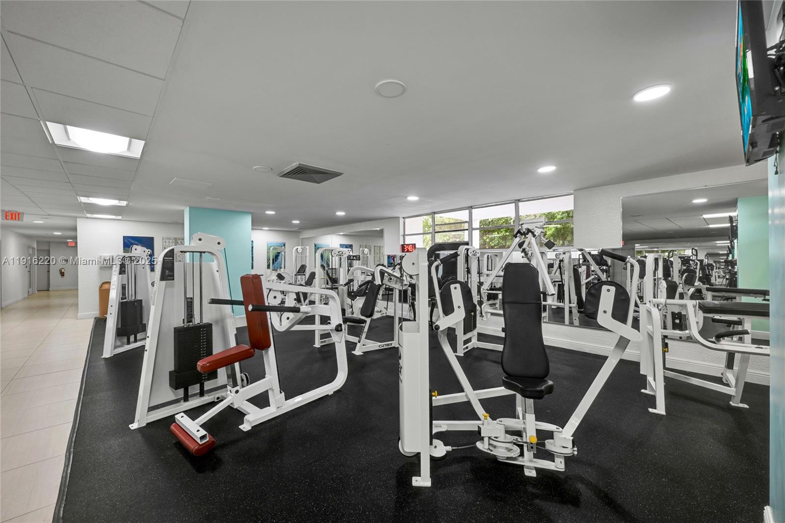 400 Leslie Dr #605 Hallandale Beach, FL 33009