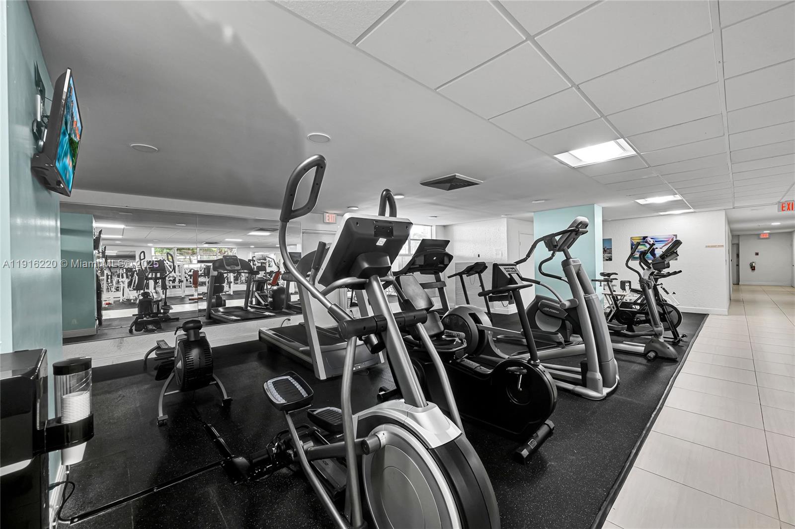 400 Leslie Dr #605 Hallandale Beach, FL 33009