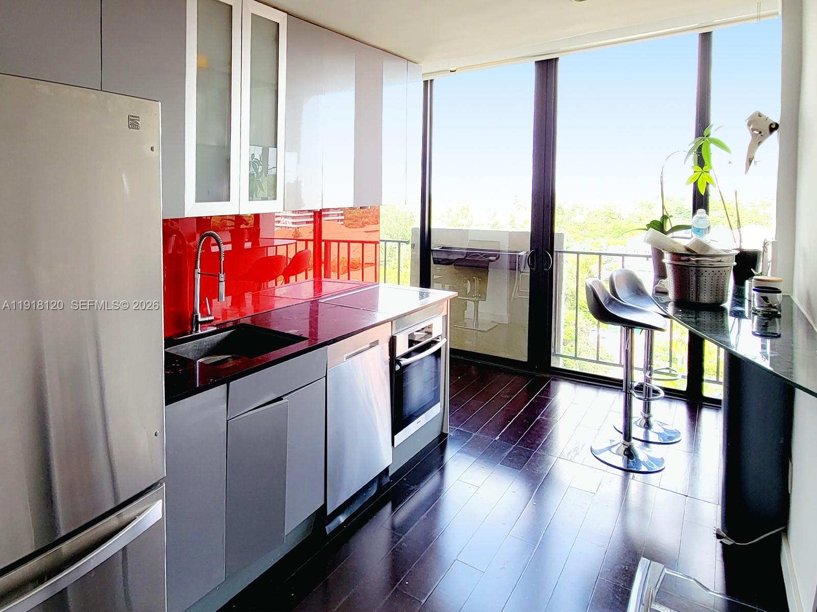 77 Crandon Blvd #10A Key Biscayne, FL 33149