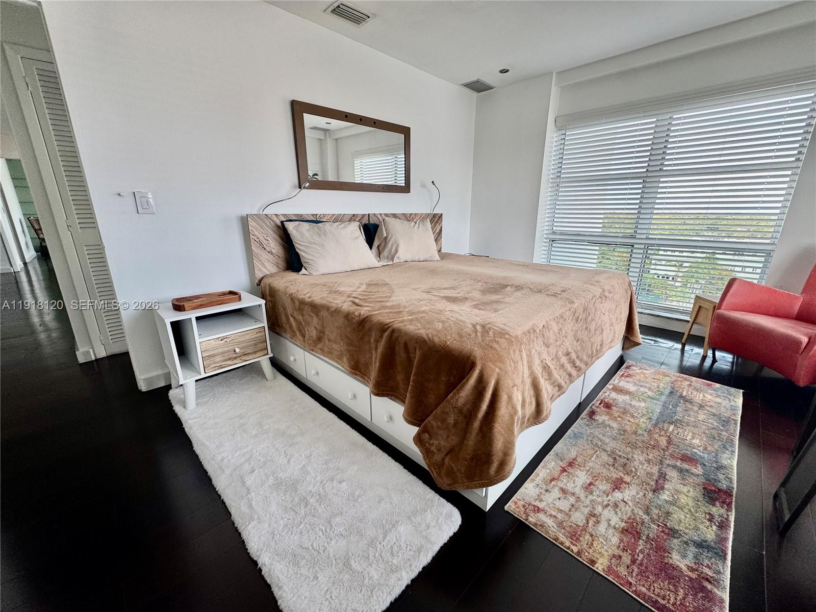 77 Crandon Blvd #10A Key Biscayne, FL 33149