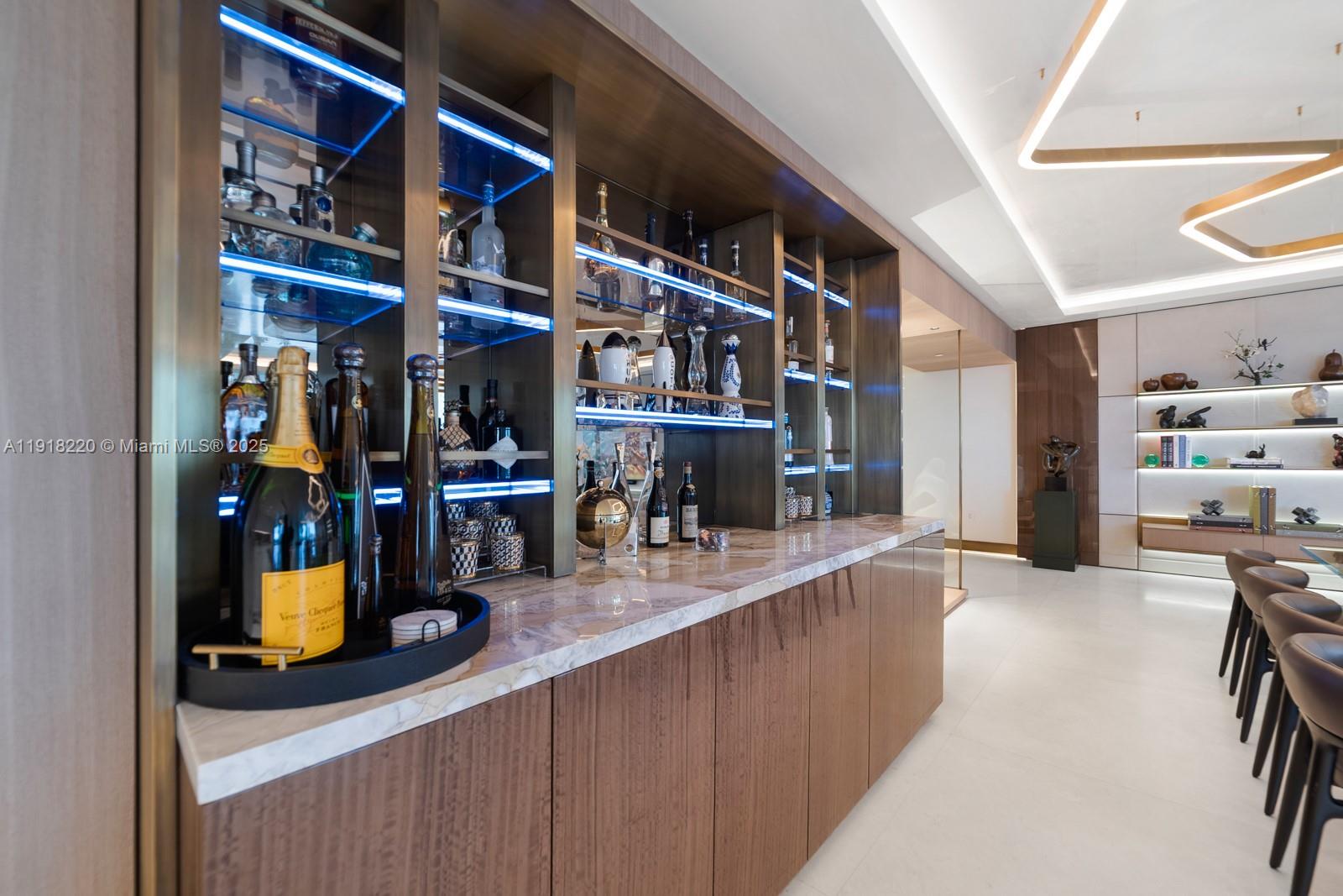 6800 Fisher Is Dr #6864 Miami Beach, FL 33109